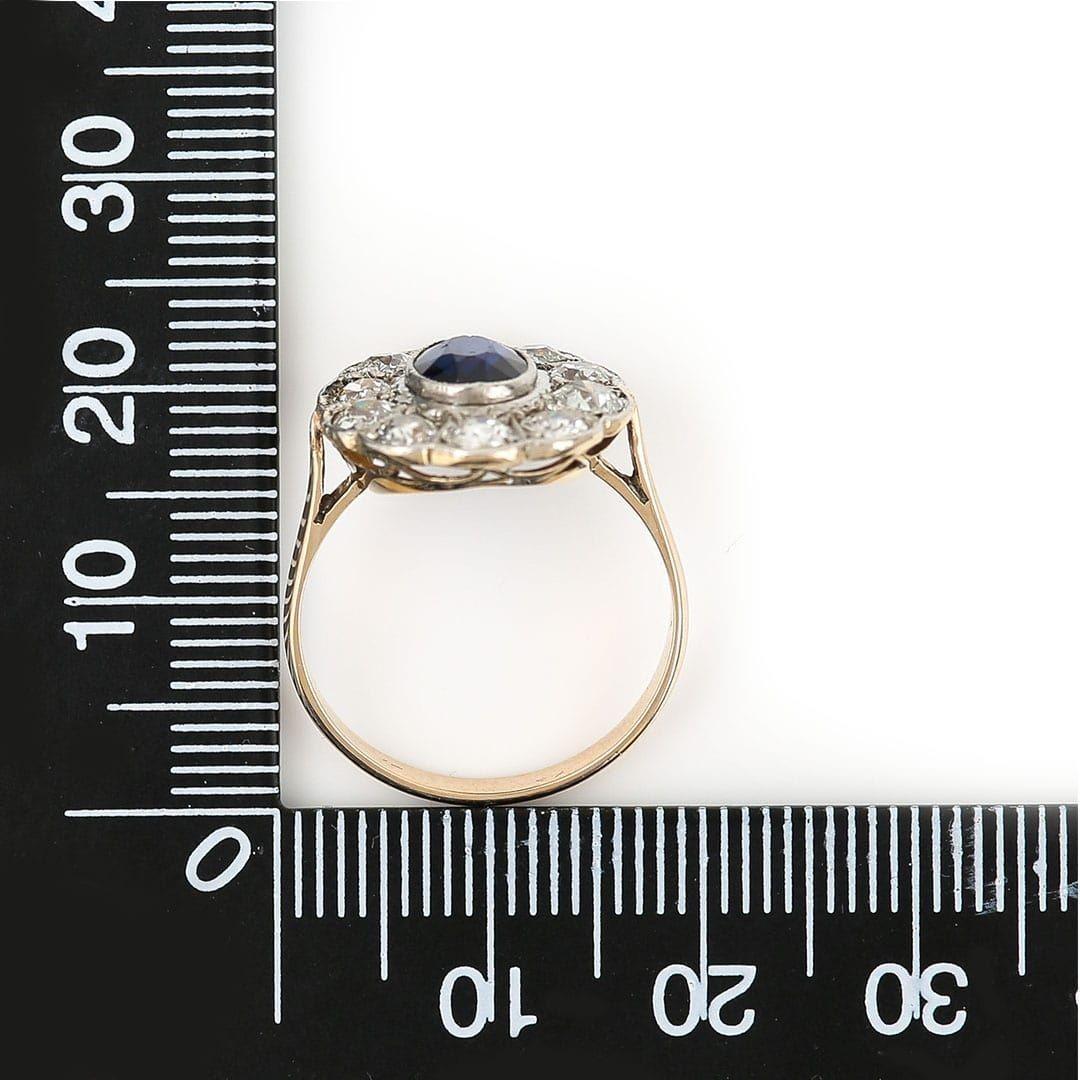 Edwardianischer Cluster-Ring aus 18 Karat Gold mit 1 Karat Saphir und 1 Karat Diamant, um 1910 im Angebot 7