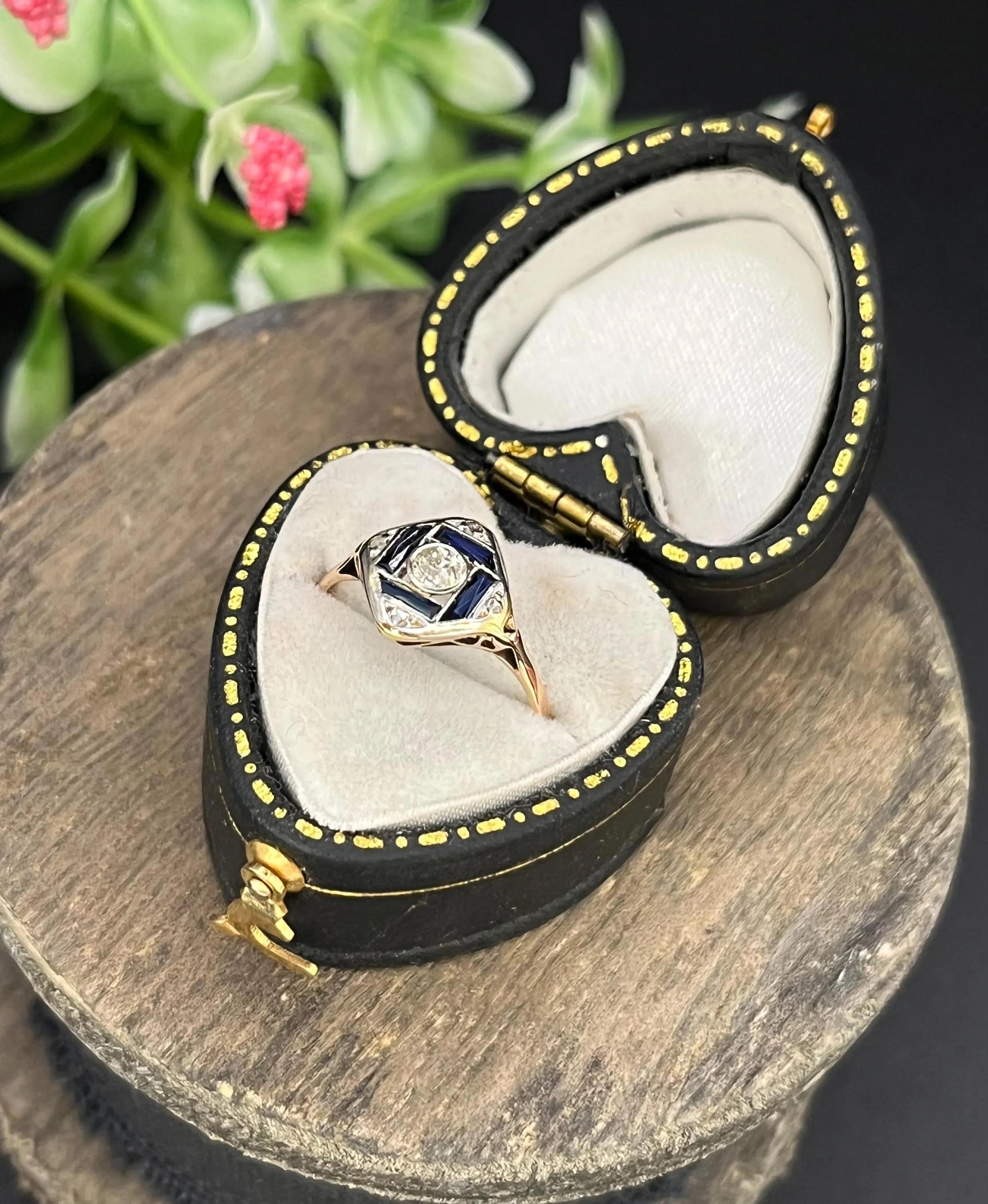 Edwardian 18ct Gold and Platinum, Sapphire & Diamond Ring In Good Condition For Sale In Brighton, GB