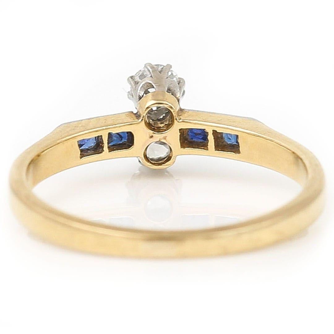 Edwardian 18ct Gold Old Cut Diamond Two Stone and Sapphire Ring, circa 1915 For Sale 2