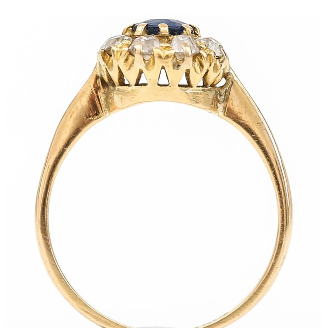 Ring aus edwardianischem 18 Karat Gold mit Saphir und Diamant im Altschliff, um 1910 im Angebot 3