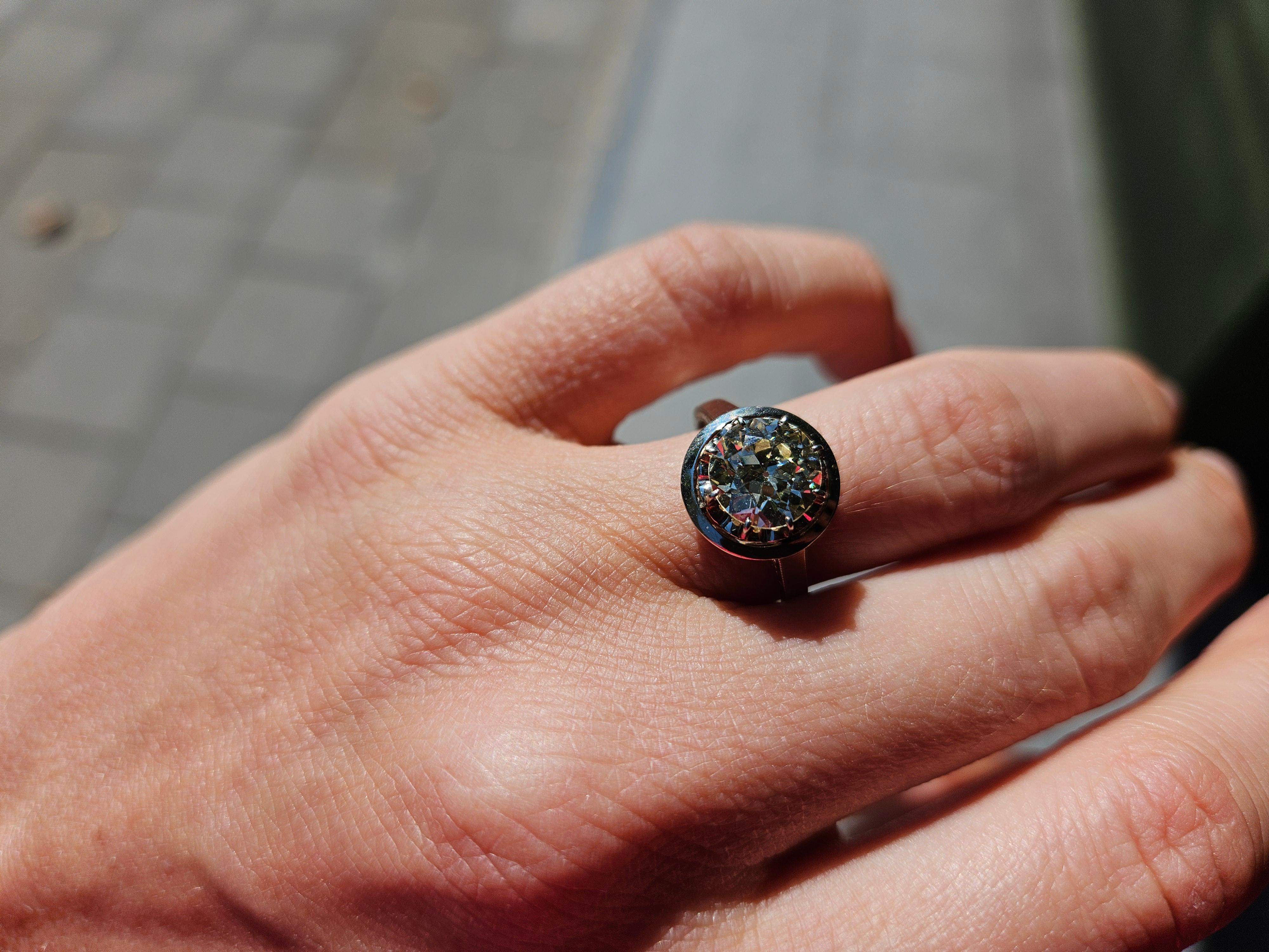Taille vieille Europe Bague de fiançailles Edwardian 18k 2.1ct Old European Cut Diamond Engagement Ring en vente