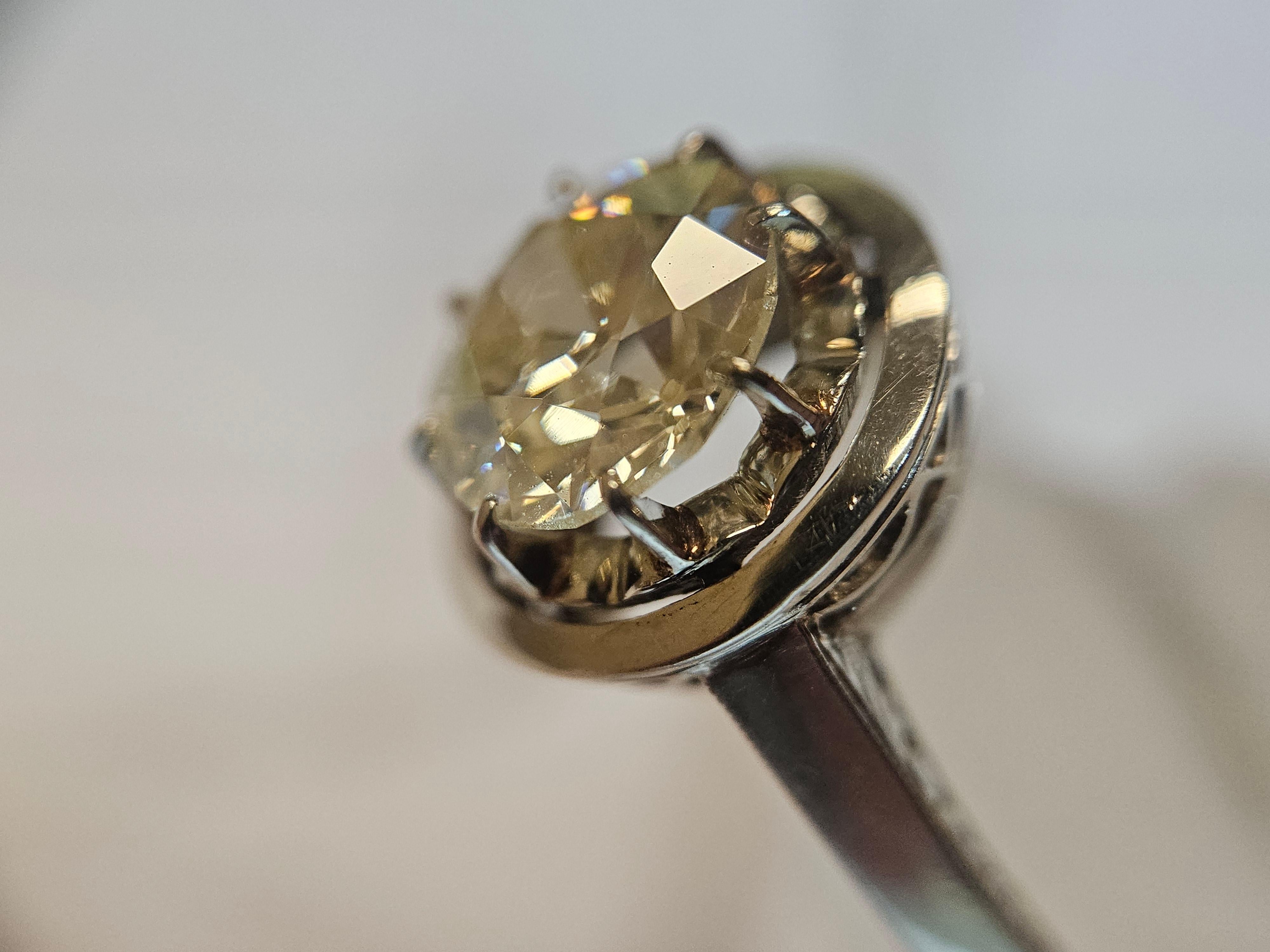Bague de fiançailles Edwardian 18k 2.1ct Old European Cut Diamond Engagement Ring en vente 2