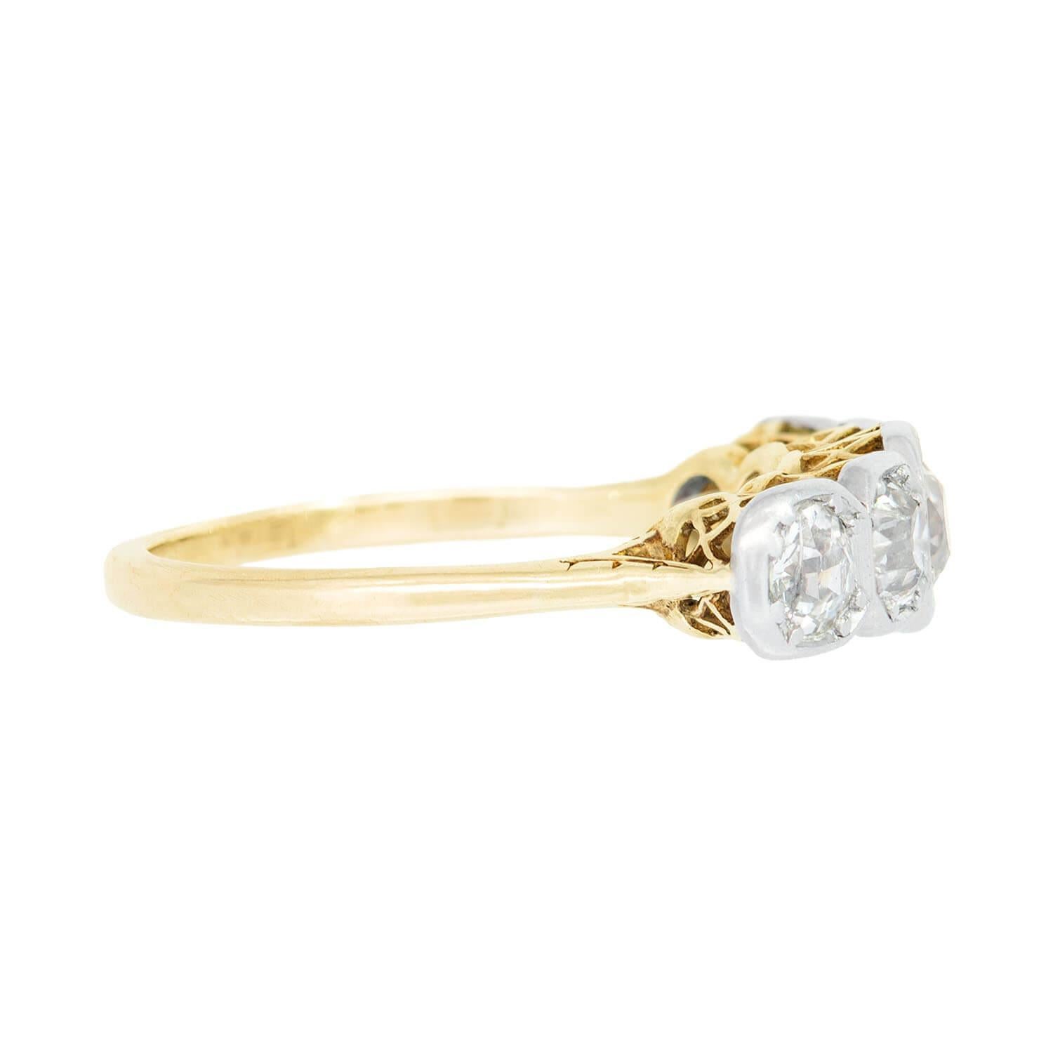 Edwardian 18k and Platinum 5 Stone Engagement Ring Eduardiano en venta