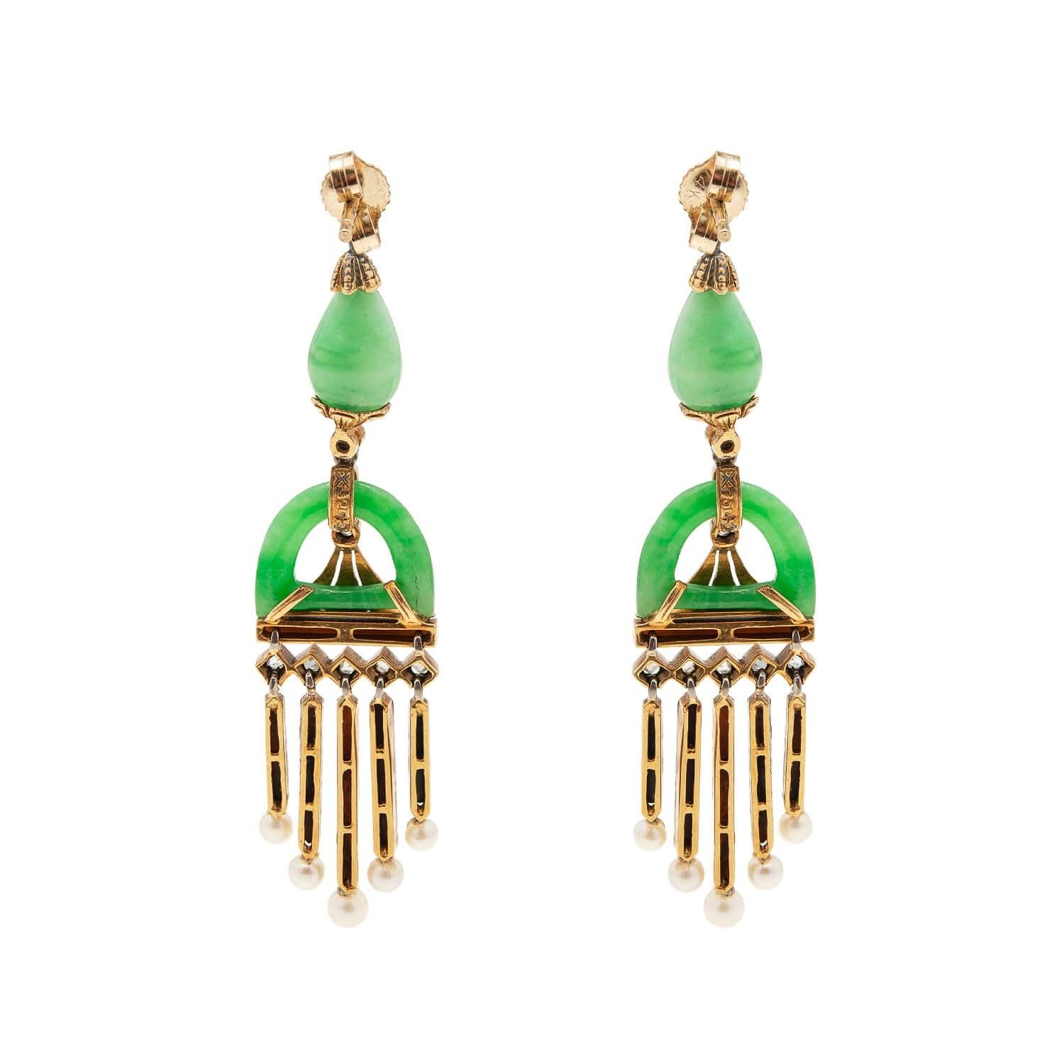 18 Karat baumelnde Jade-Ohrringe mit Diamanten, Onyx, + Perlen im Edwardian-Stil (Einfacher Schliff) im Angebot