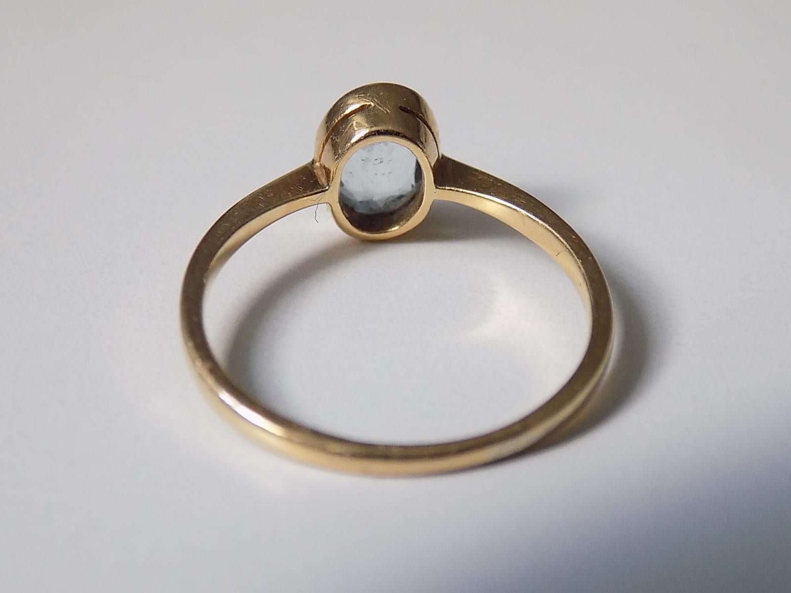 Edwardian 18 Karat Gold and Aquamarine Solitaire Ring In Good Condition In Boston, Lincolnshire