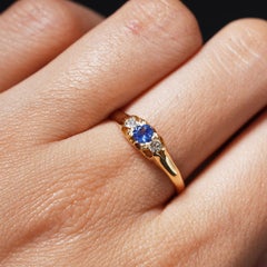 Edwardian 18k Gold Cornflower Blue Sapphire Old Cut Diamond Three Stone Ring