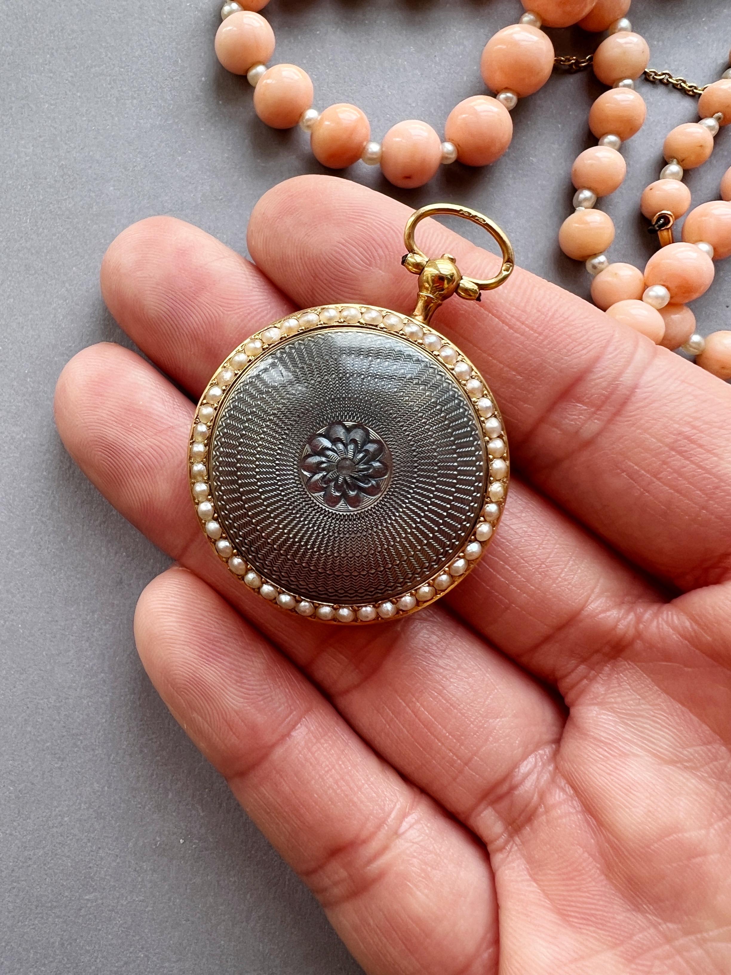 Pendentif de montre de poche Edouardien en or 18k émaillé avec perles 2