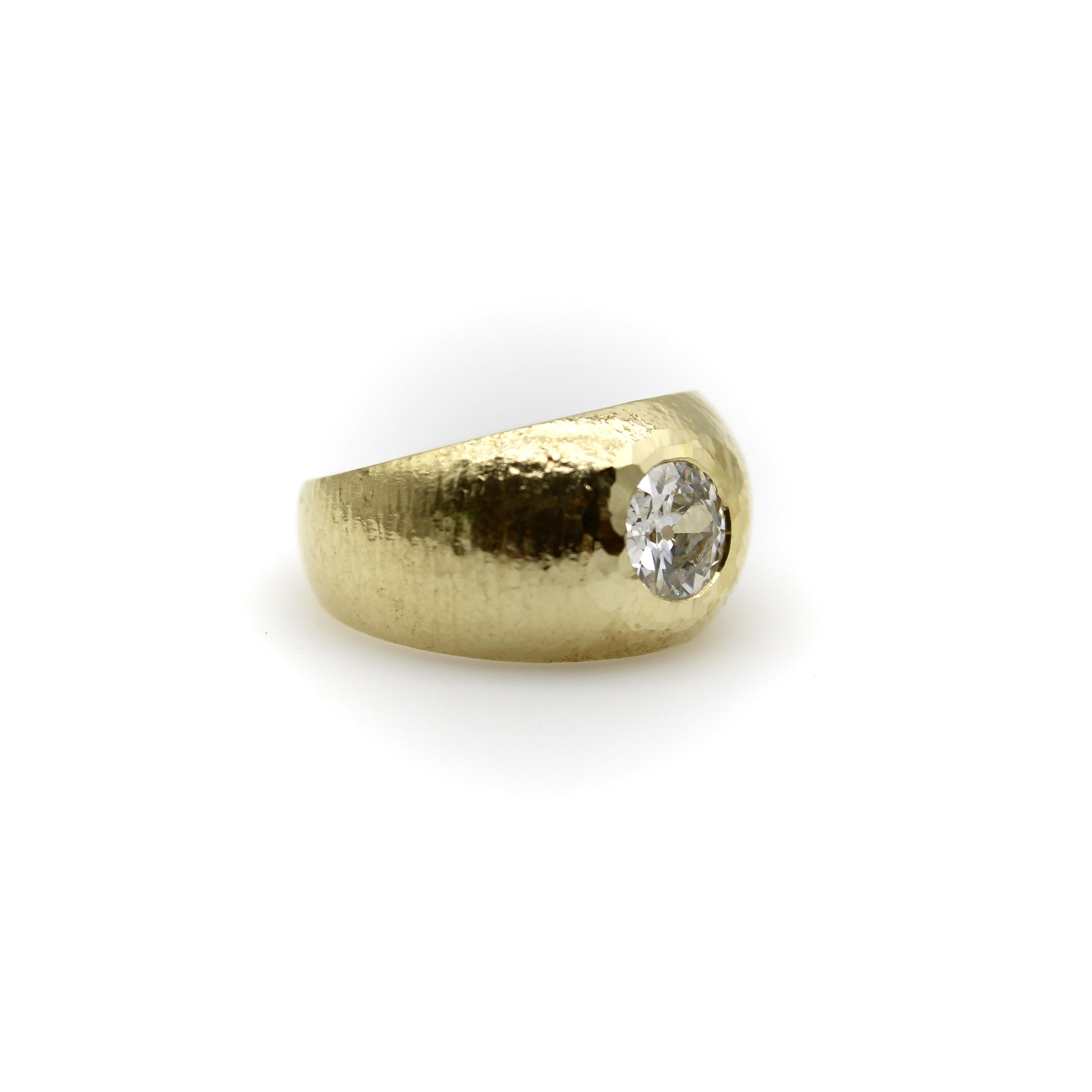 Edwardian 18K Gold Hand-gehämmert Rubover Einstellung Old European Cut Diamond Ring im Zustand „Gut“ im Angebot in Venice, CA