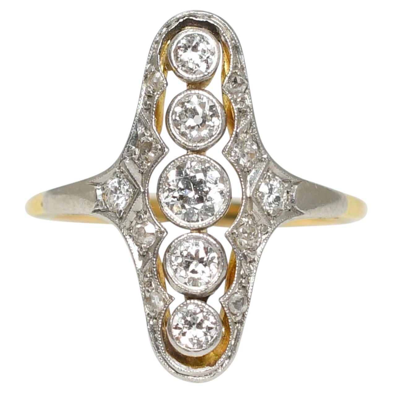 Bague édouardienne en or 18k et platine à diamants ajourés, vers 1910