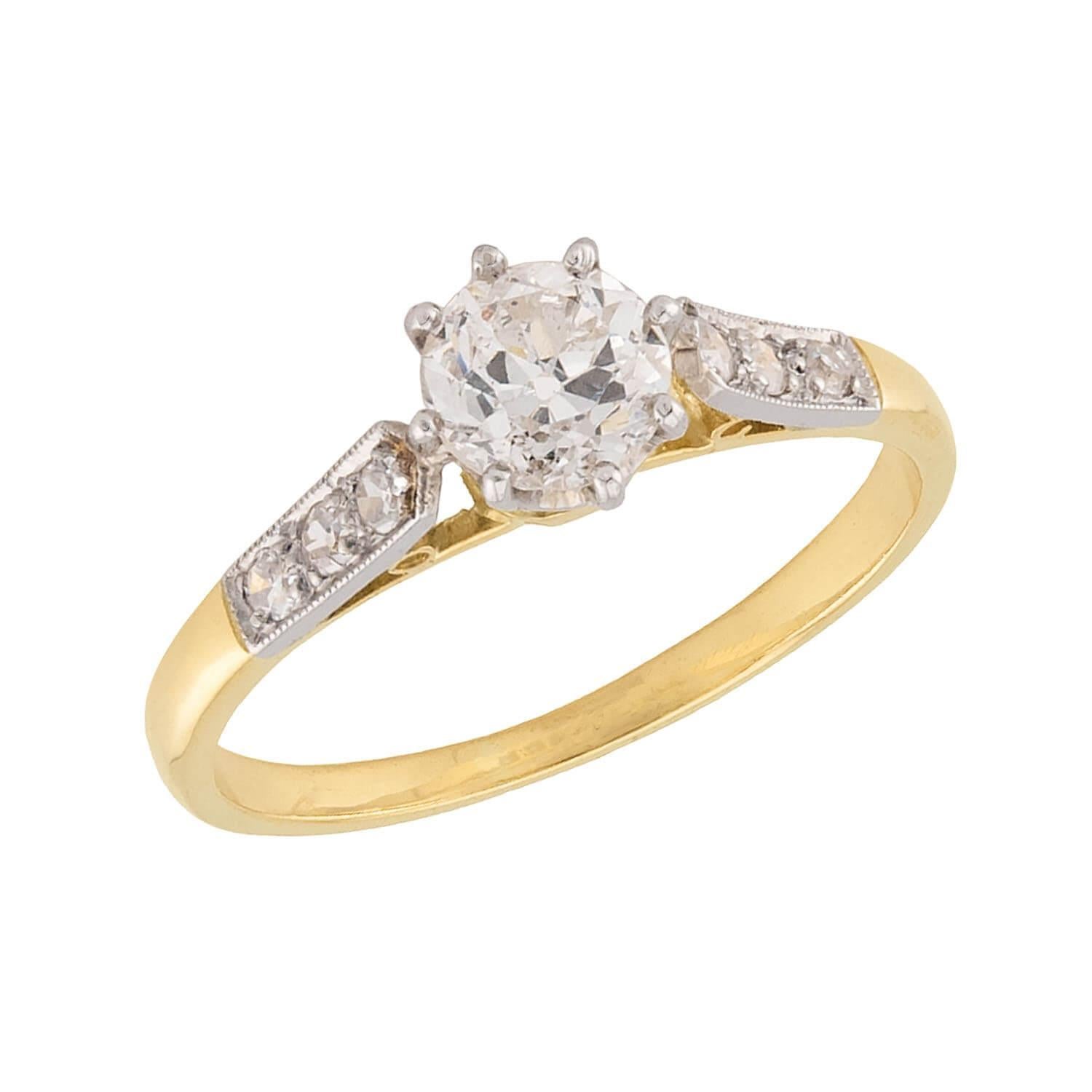 Bague de fiançailles édouardienne en 18k/platine avec diamant .69ct Bon état - En vente à Narberth, PA