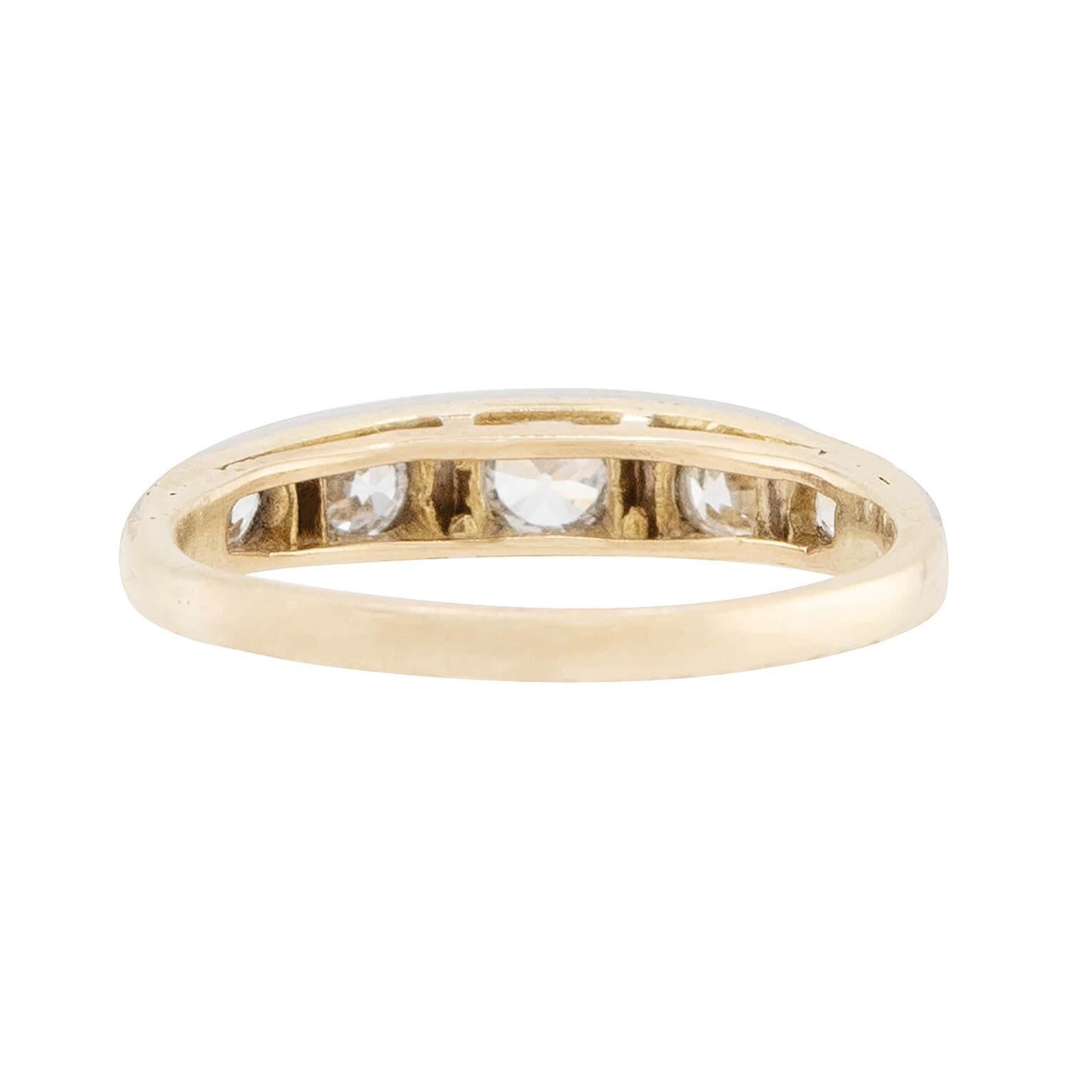 Anello edoardiano a cinque pietre con diamante in platino e 18 carati In condizioni buone in vendita a Narberth, PA