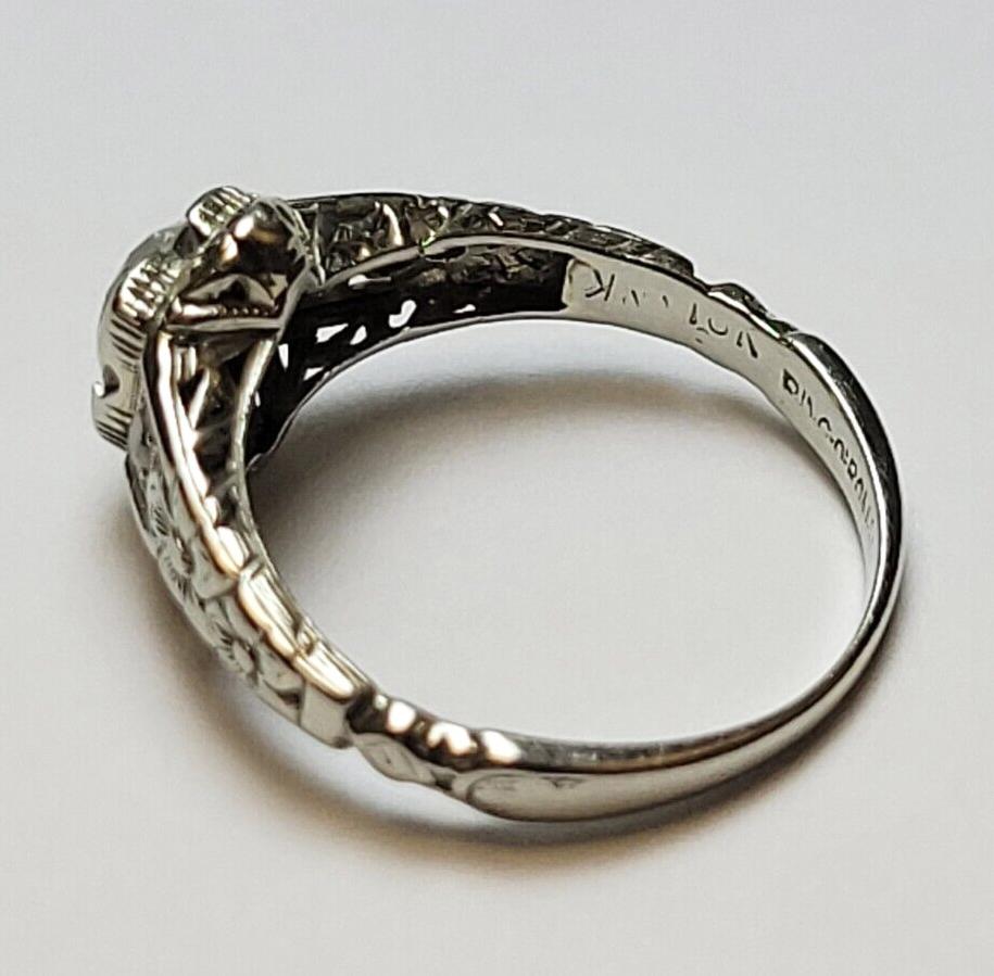 Anello edoardiano in oro bianco 18 carati con diamante antico di proprietà da 0,67 ct. in vendita 3