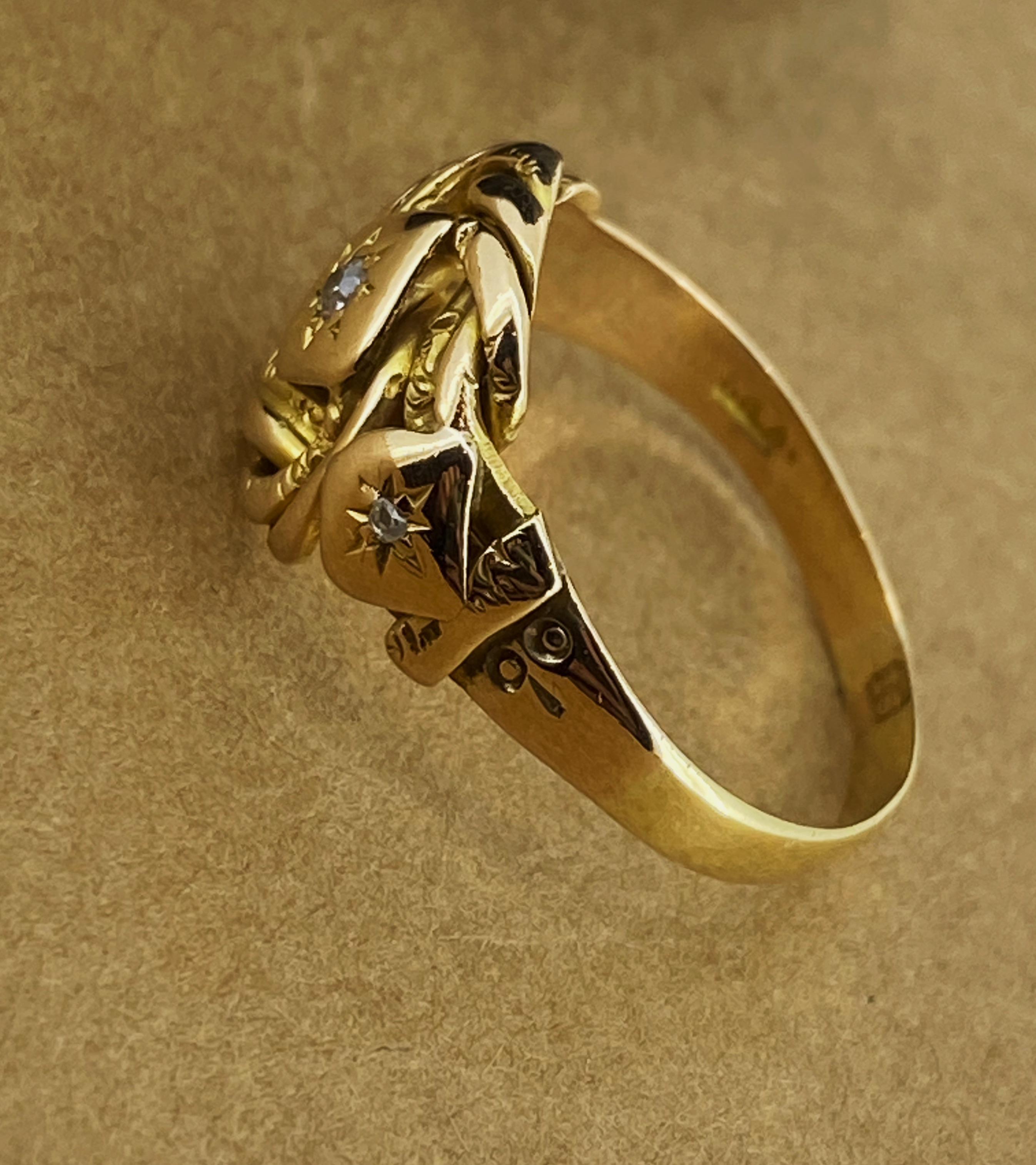 Anello edoardiano in oro giallo 18 carati e diamanti con motivo 