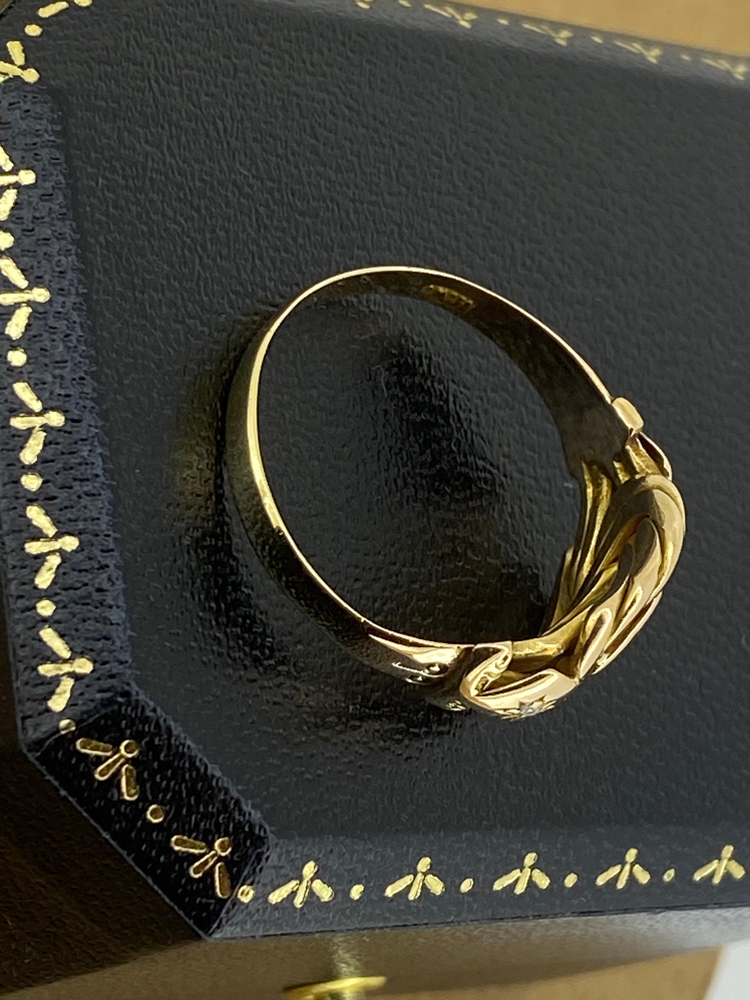 Anello edoardiano in oro giallo 18 carati e diamanti con motivo 