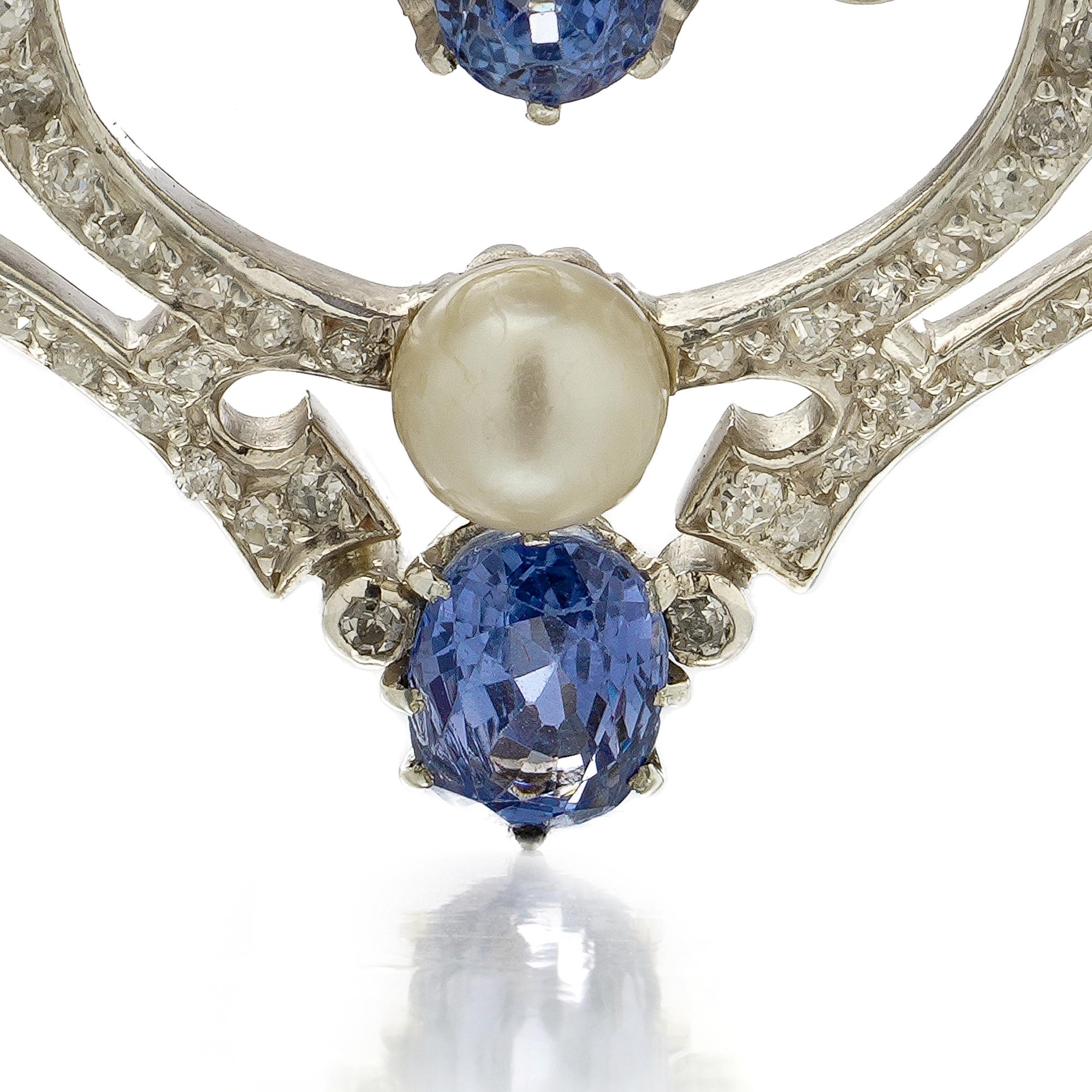 Broche édouardienne en or 18kt et platine avec saphirs, diamants et perles en vente 1