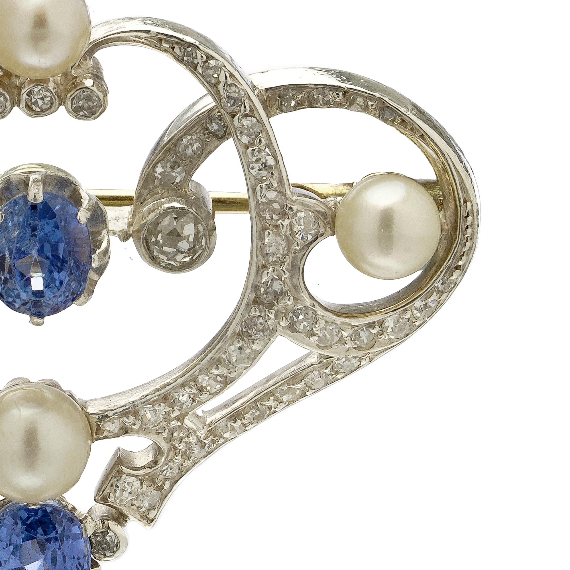 Broche édouardienne en or 18kt et platine avec saphirs, diamants et perles en vente 2