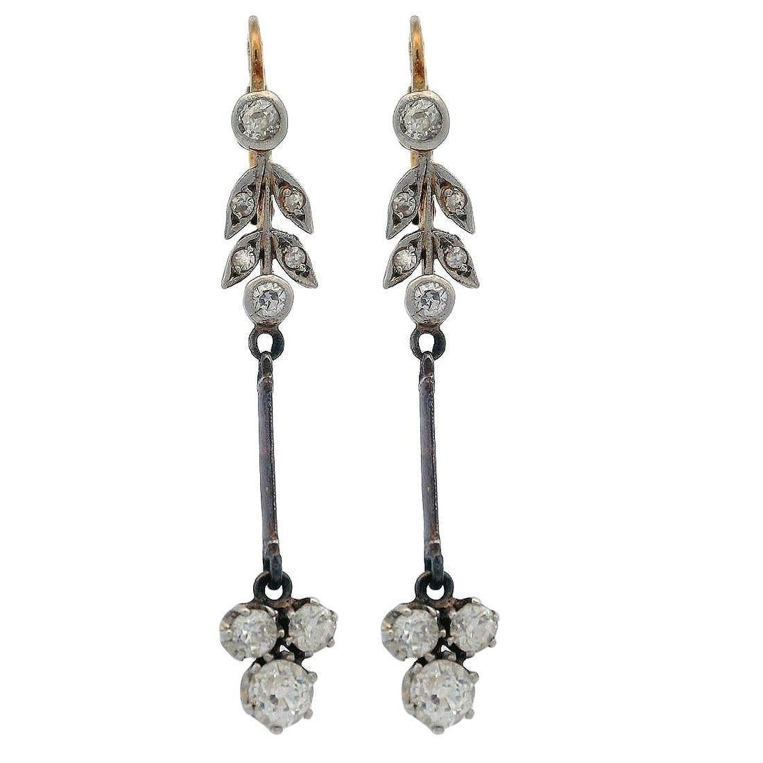 Edwardian 18kt Gold and Platinum hanging Earrings with 1.06 Cts in Diamonds im Zustand „Gut“ im Angebot in Aventura, FL