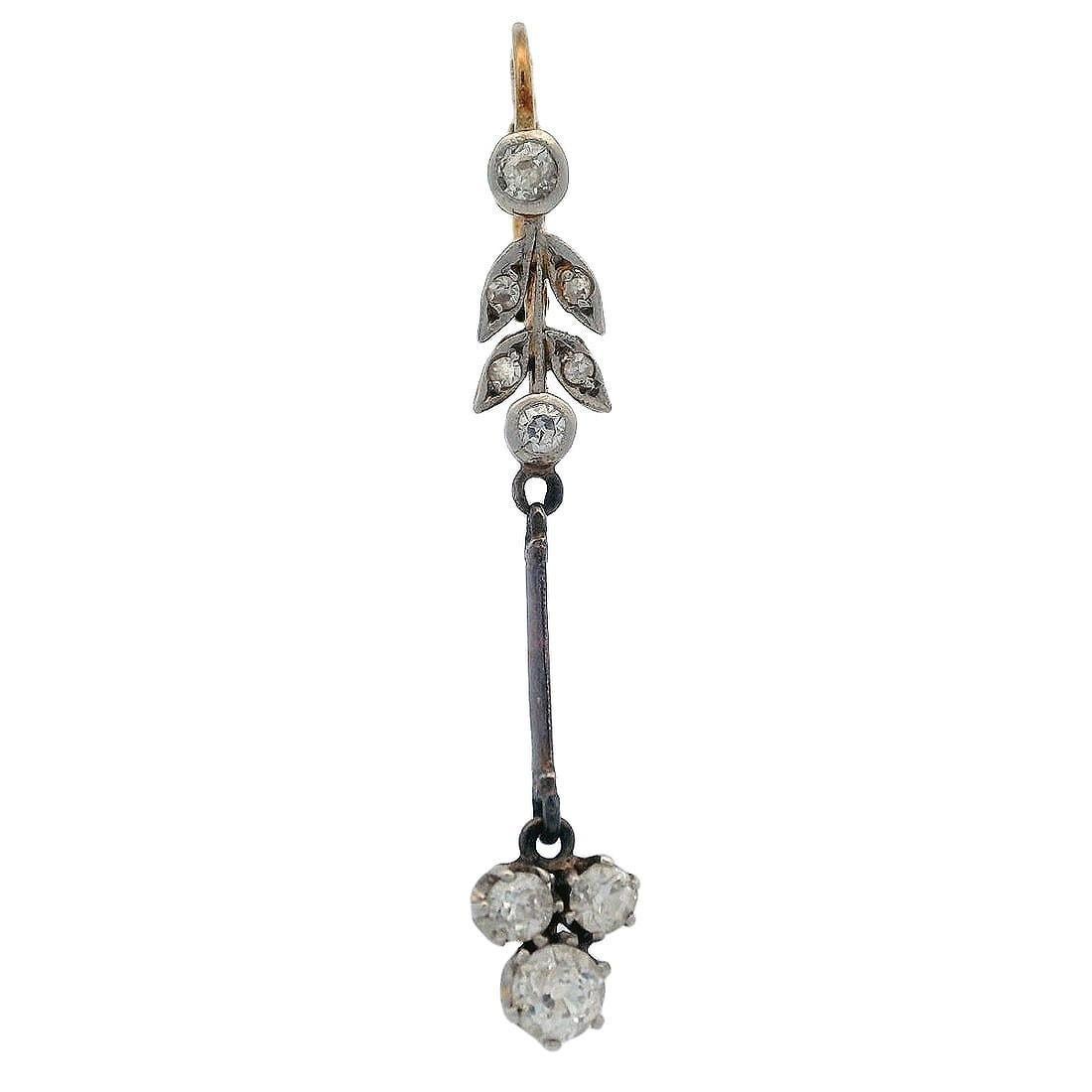 Edwardian 18kt Gold and Platinum hanging Earrings with 1.06 Cts in Diamonds für Damen oder Herren im Angebot