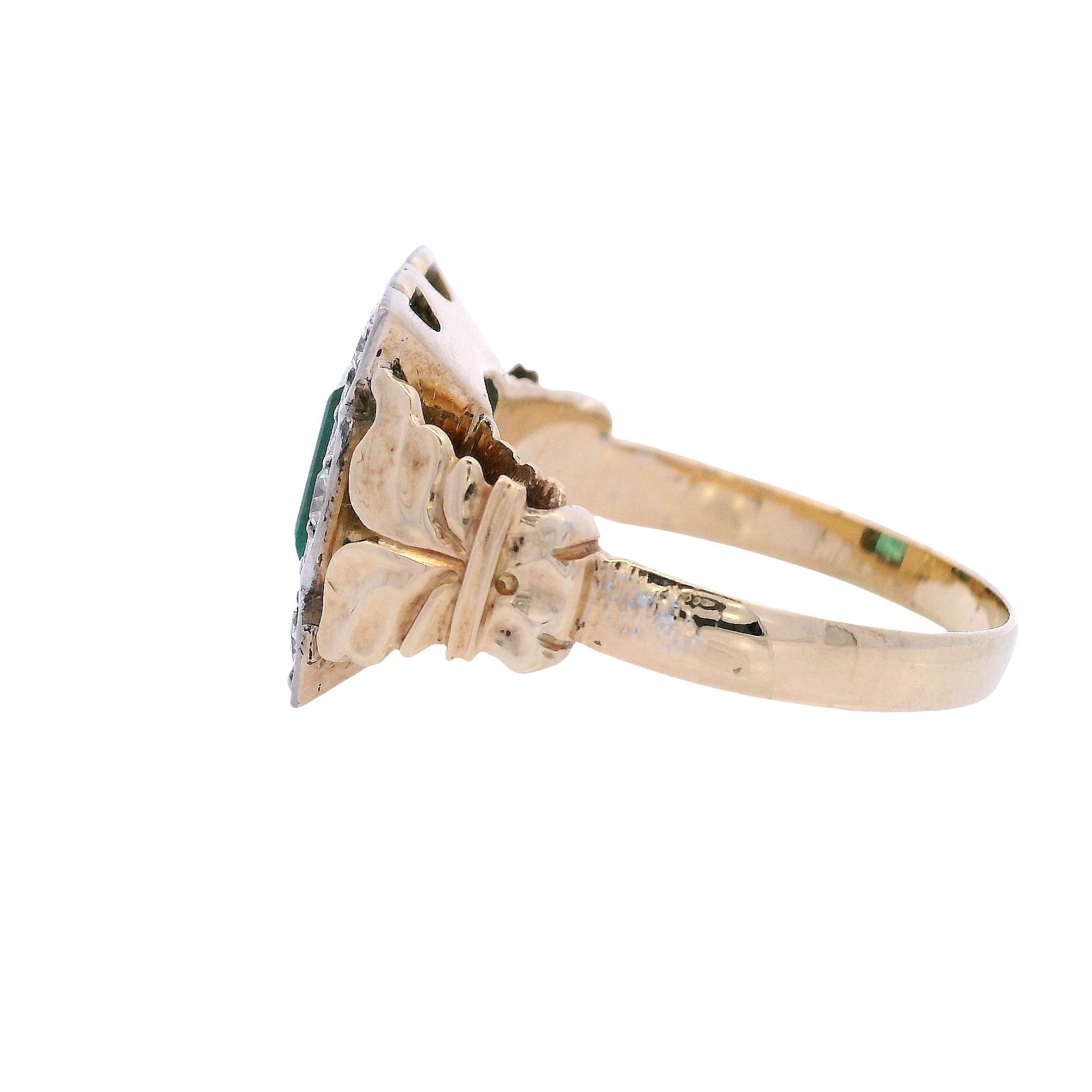 Edwardian 18kt Gold and Platinum Ring with Emerald and Diamonds Bon état - En vente à Aventura, FL