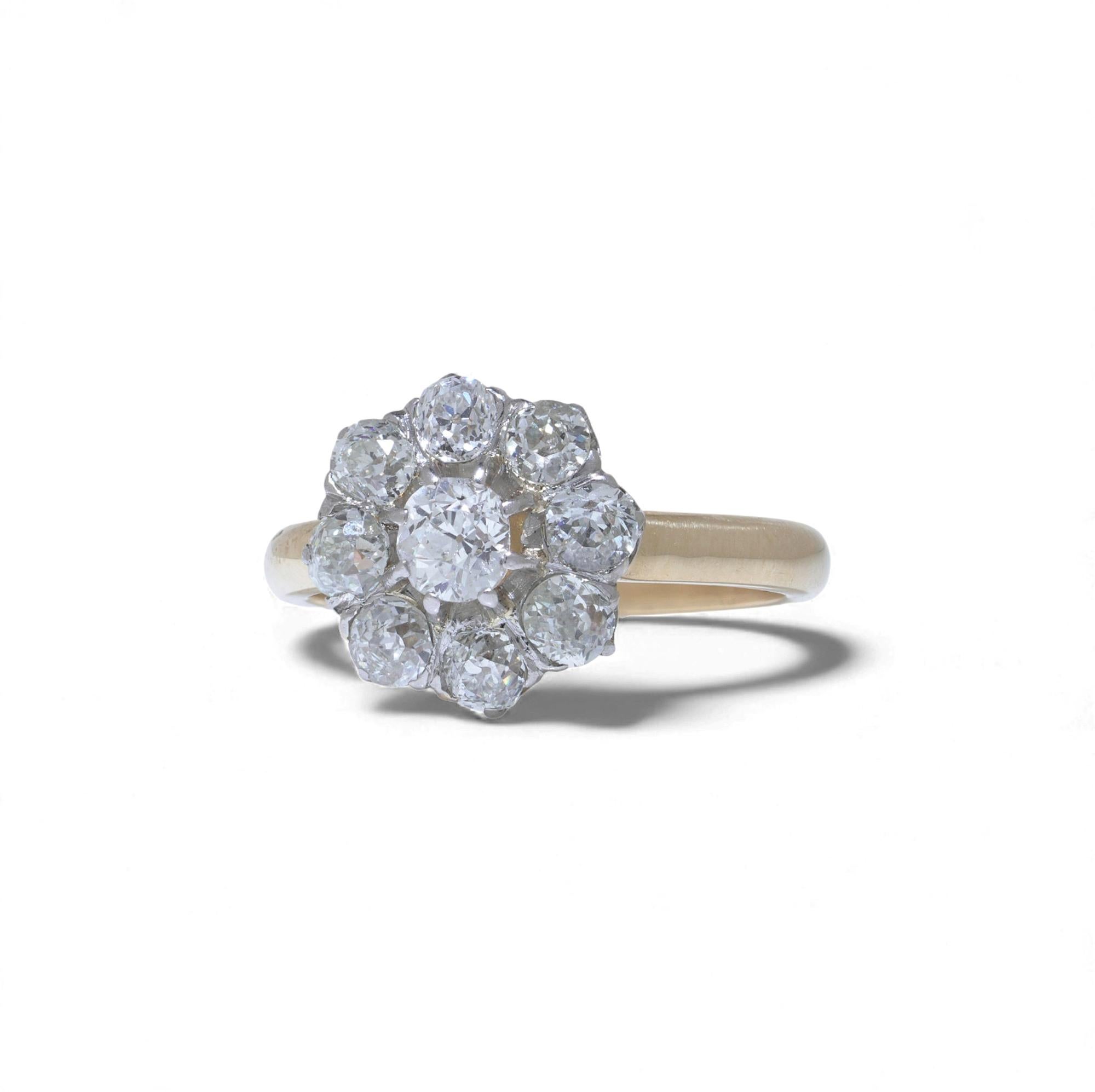 Édouardien Edwardian 18KT Gold Diamond Daisy Cluster Ring, c.1910 en vente