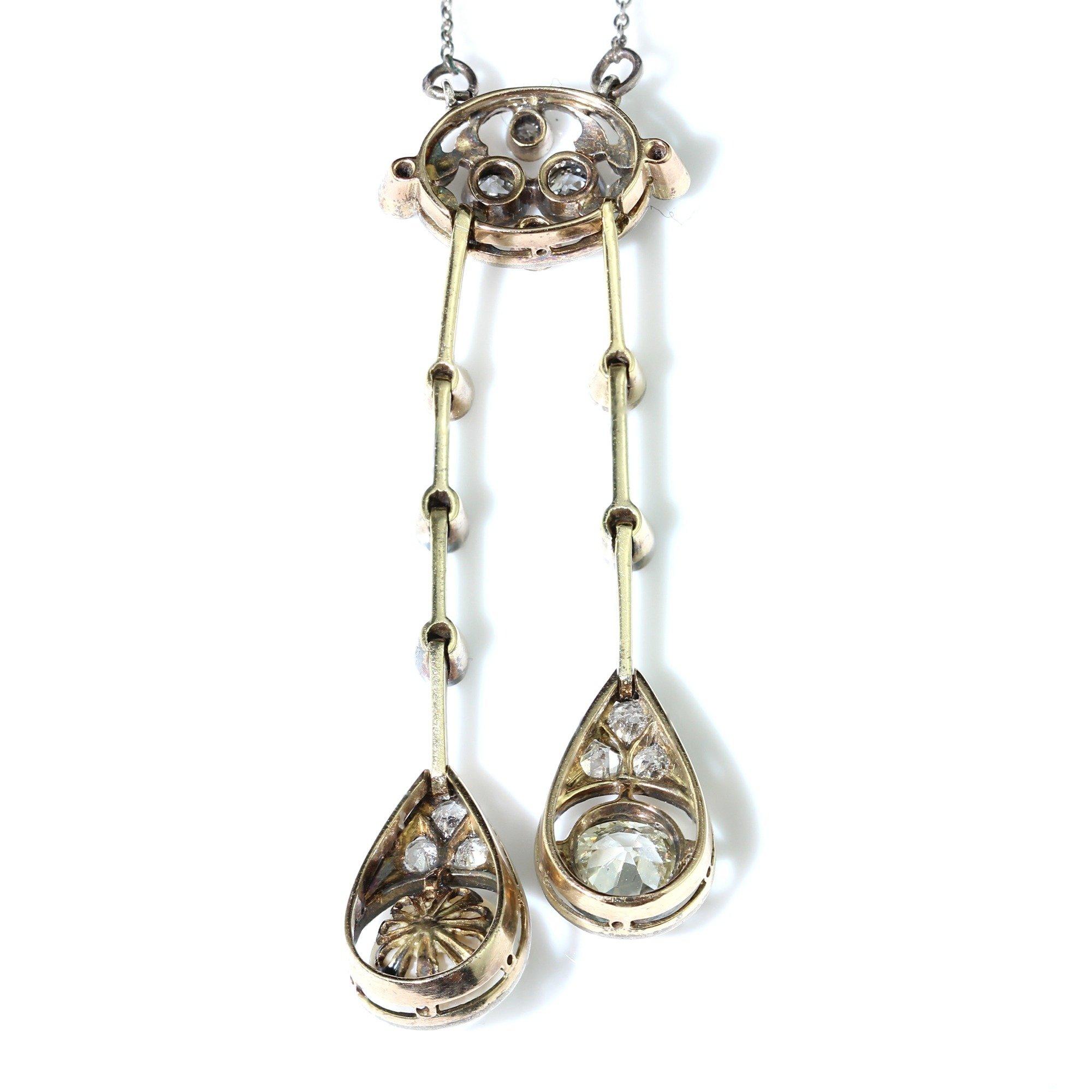 Collier édouardien en or 18 carats, avec un superbe pendentif en diamants et perles.  en vente 4