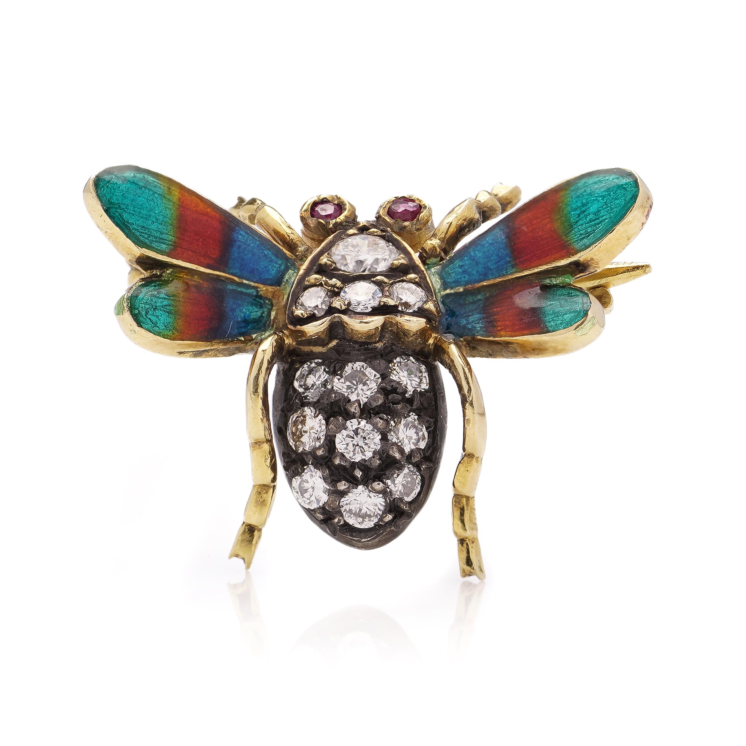  Edwardian 18kt. yellow gold and silver open-winged insect brooch In Good Condition For Sale In Braintree, GB