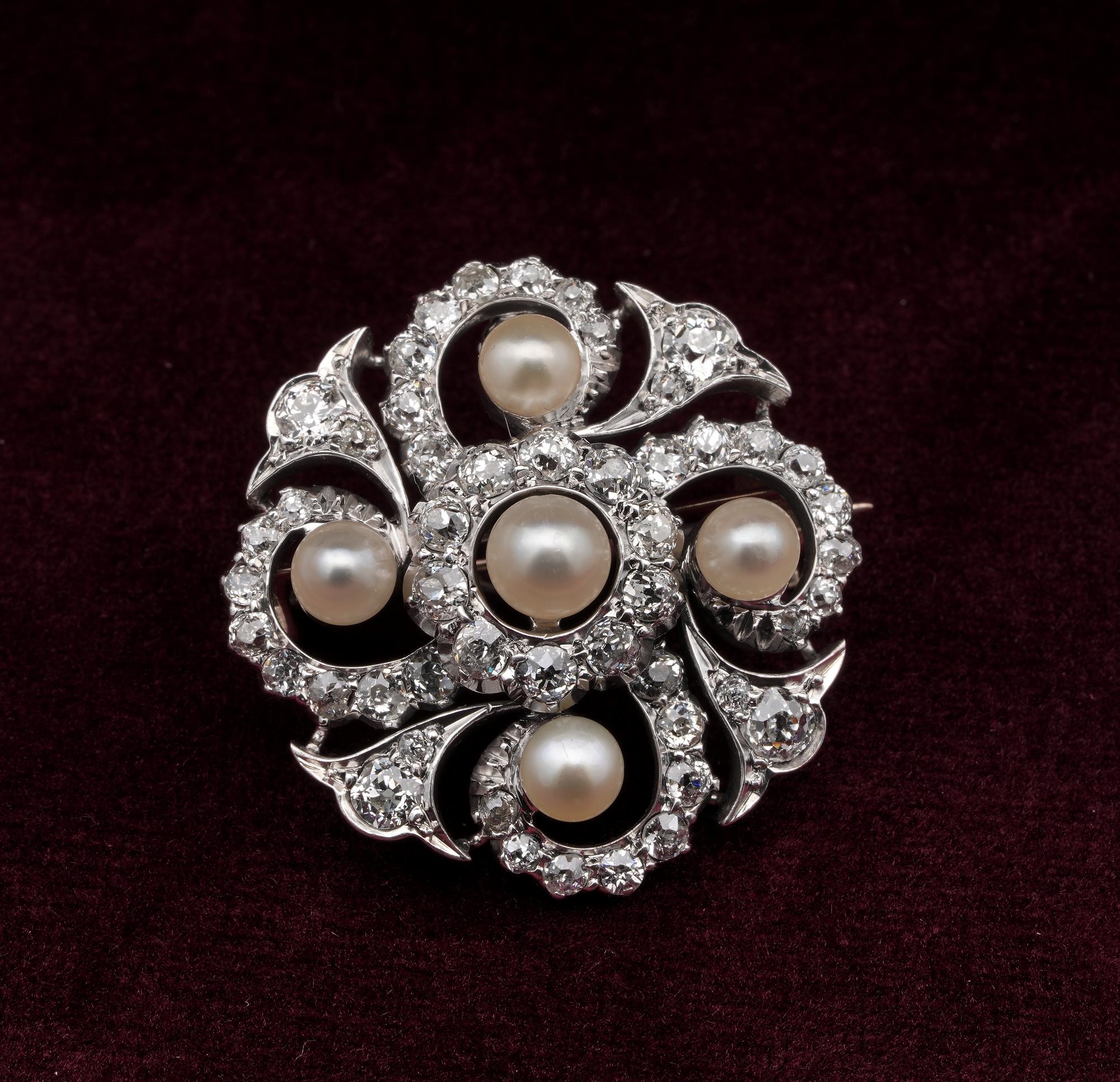 Edwardian 1.90 Carat Diamond Natural Pearl Pendant Brooch Aigrette Platinum Gold In Good Condition For Sale In Napoli, IT