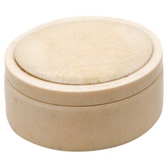 EDWARDIAN 1900 British Oval Box With Lid Carved In Ivory