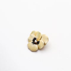 Edwardian 1900 Enameled White Pansy Flower Brooch In 14Kt Gold With Diamond