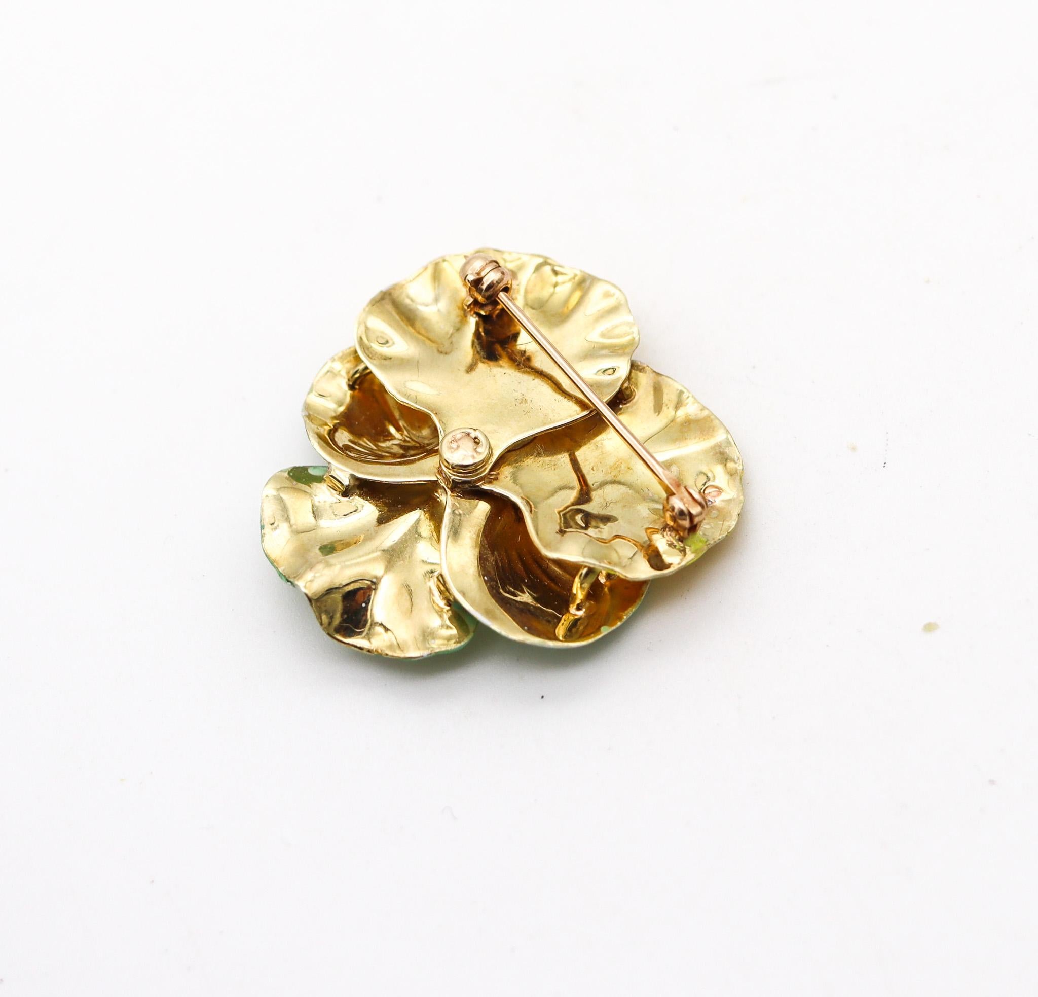 Broche eduardiano de 1900 con pensamiento esmaltado en amarillo verde y oro de 14 quilates con diamantes Corte europeo antiguo en venta