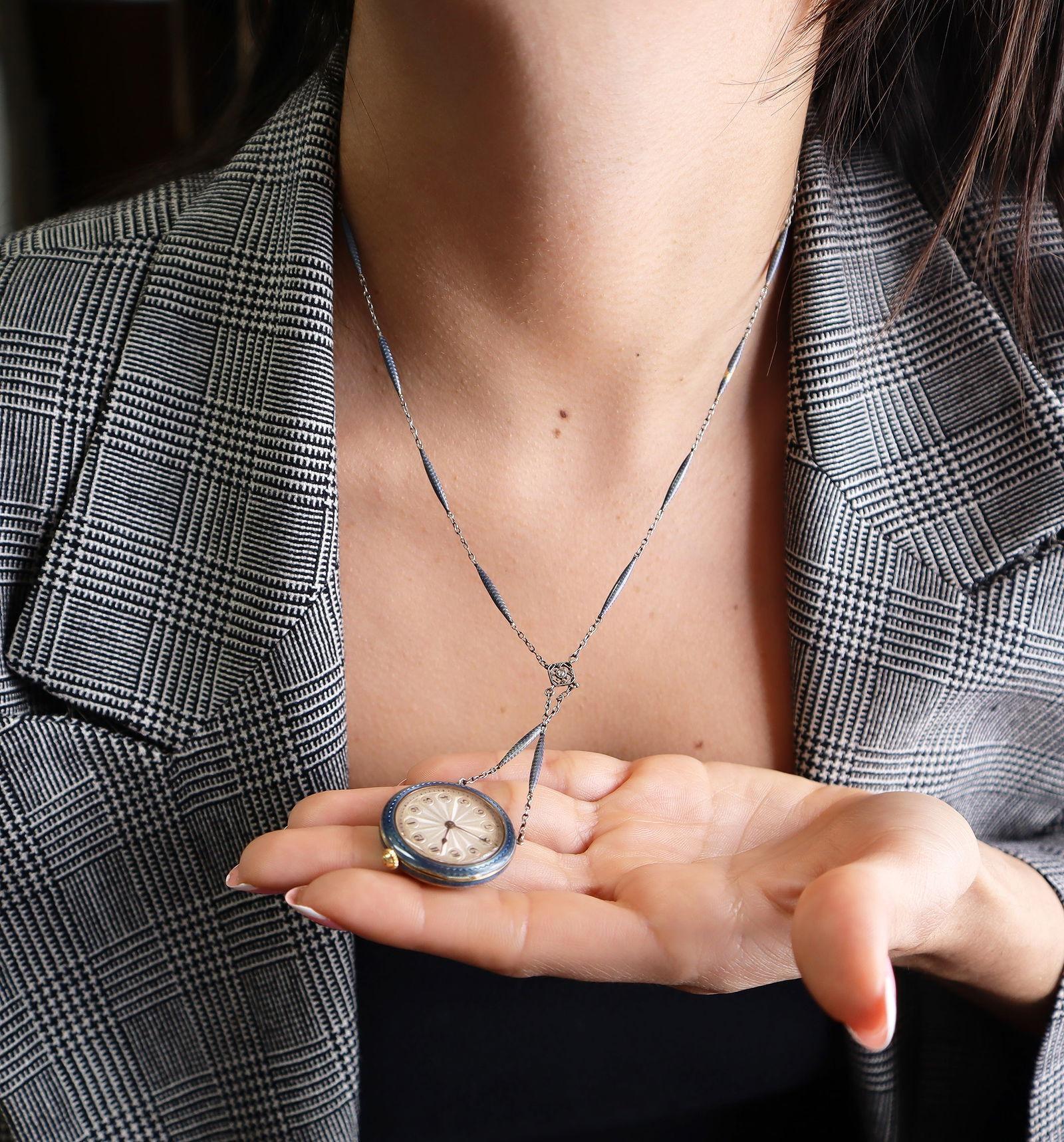 Taglio a rosa Edwardian 1900 Guilloche Enamel Pocket Watch lavalier Necklace in 18kt Gold in vendita