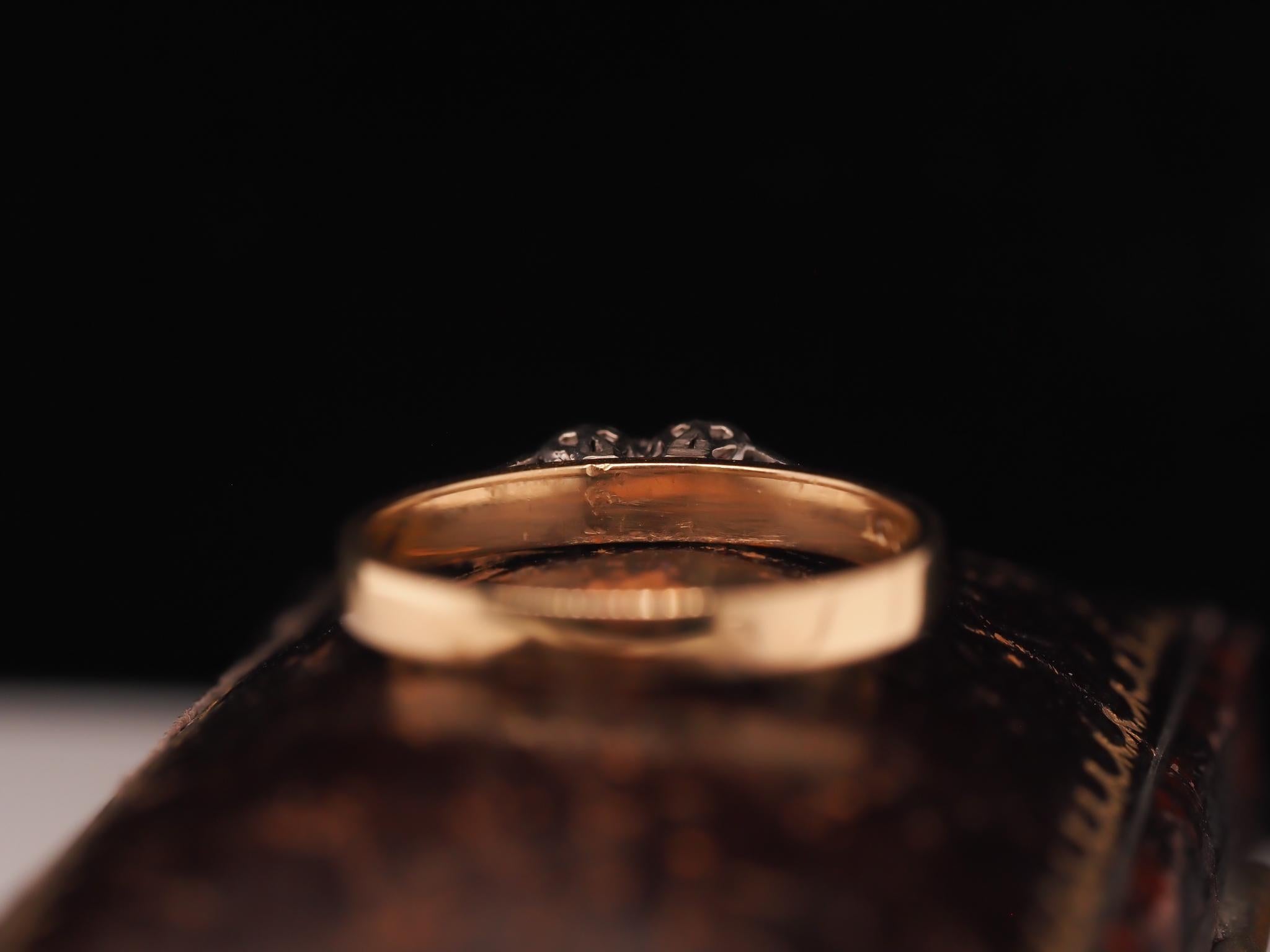 Edwardian 1900s 14K Yellow Gold Two Stone Old Mine Diamond Ring In Good Condition For Sale In Hicksville, NY