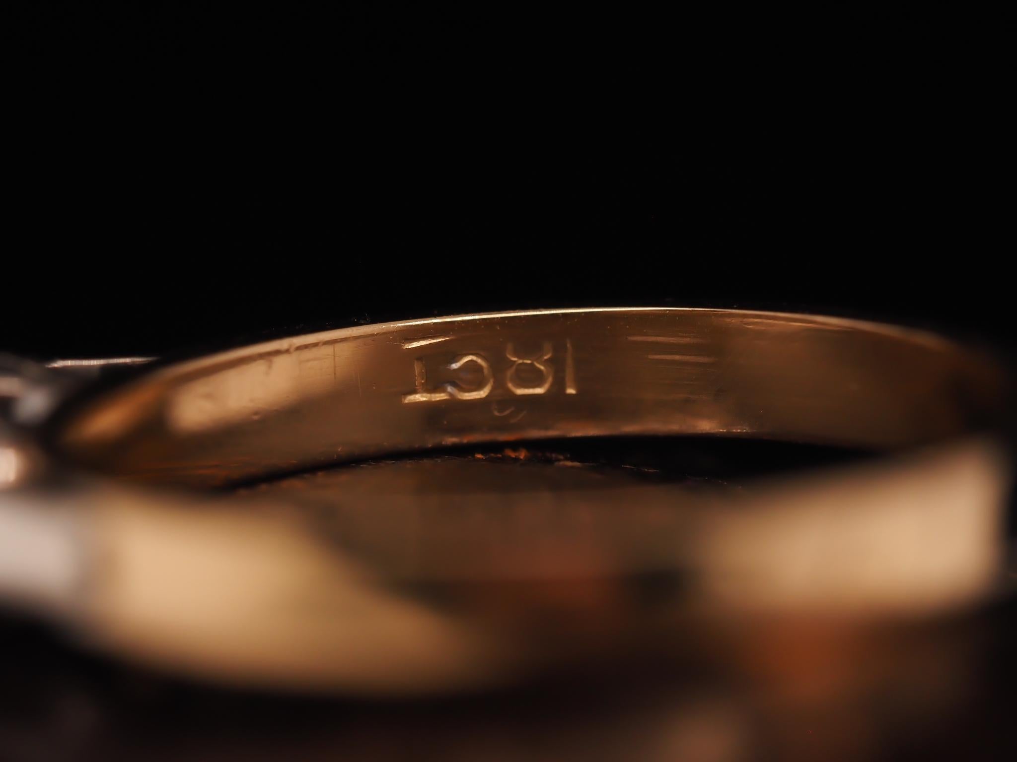 Edwardian 1900s 14K Yellow Gold Two Stone Old Mine Diamond Ring For Sale 1