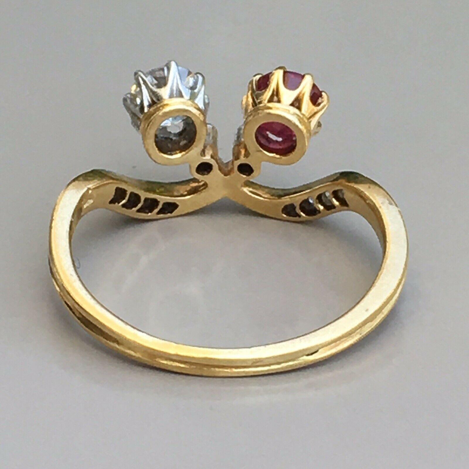 Edwardian 1900s Antique Toi et Moi Burma Ruby and Diamond Platinum 18K Ring In Good Condition For Sale In Santa Monica, CA