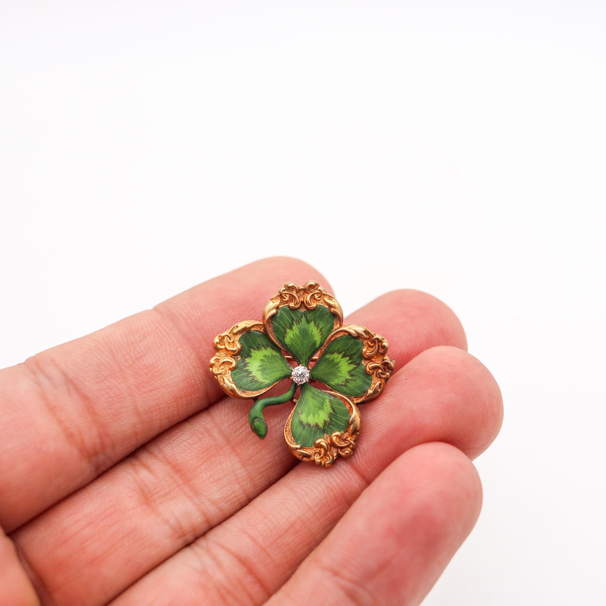 Edwardian 1905 Art Nouveau Enamel Clover Pendant Brooch In 14Kt Gold And Diamond In Excellent Condition For Sale In Miami, FL