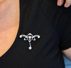 EDWARDIAN 1905 Belle Epoque Brooch 18Kt Gold And Platinum With 2.74 Ctw Diamonds