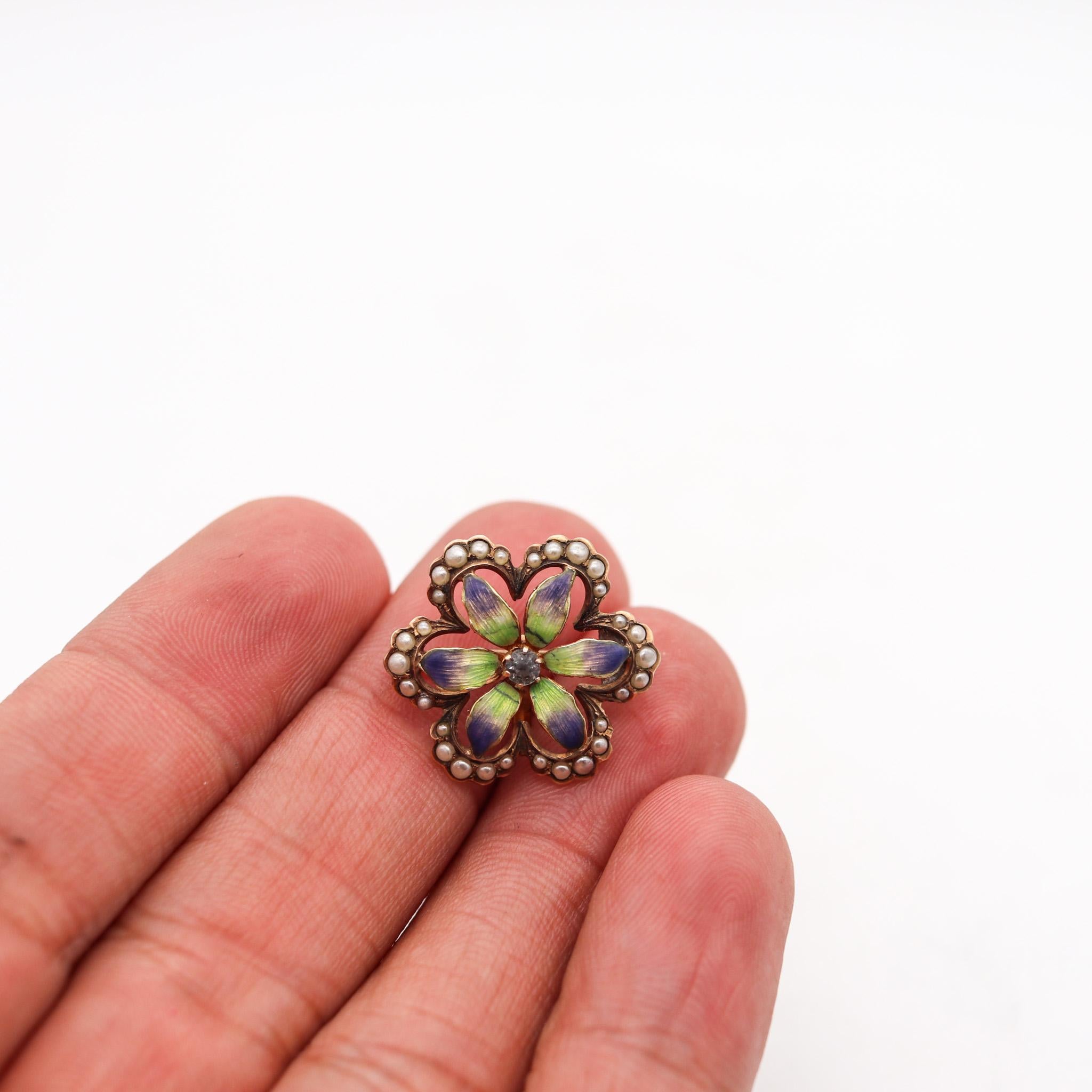 Broche pendentif édouardienne 1905 en or jaune 14 carats émaillé avec perles Excellent état - En vente à Miami, FL