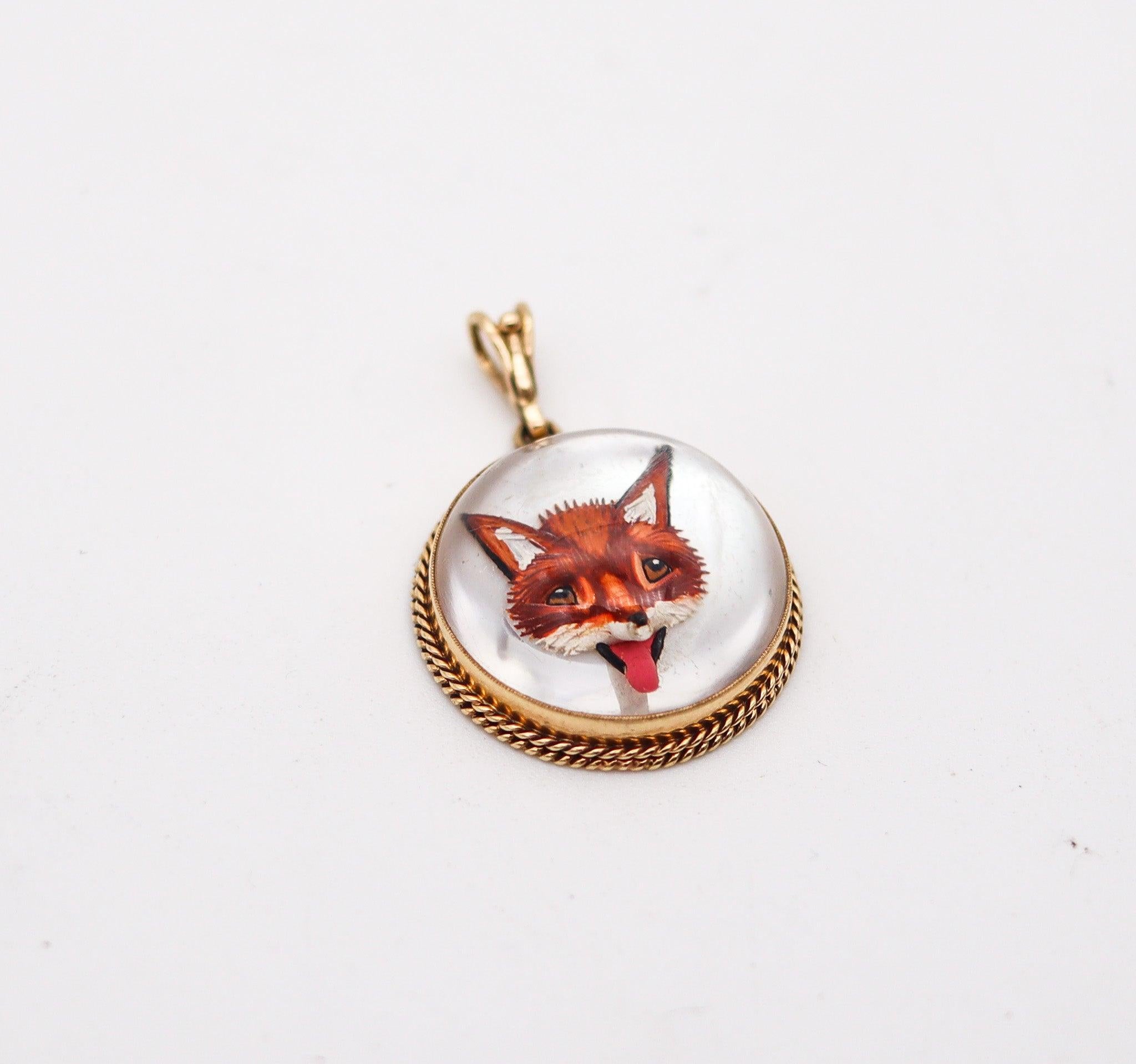 Edwardian EDWARDIAN 1905 Essex Glass Carved Fox Pendant Framed In 14Kt Yellow Gold For Sale