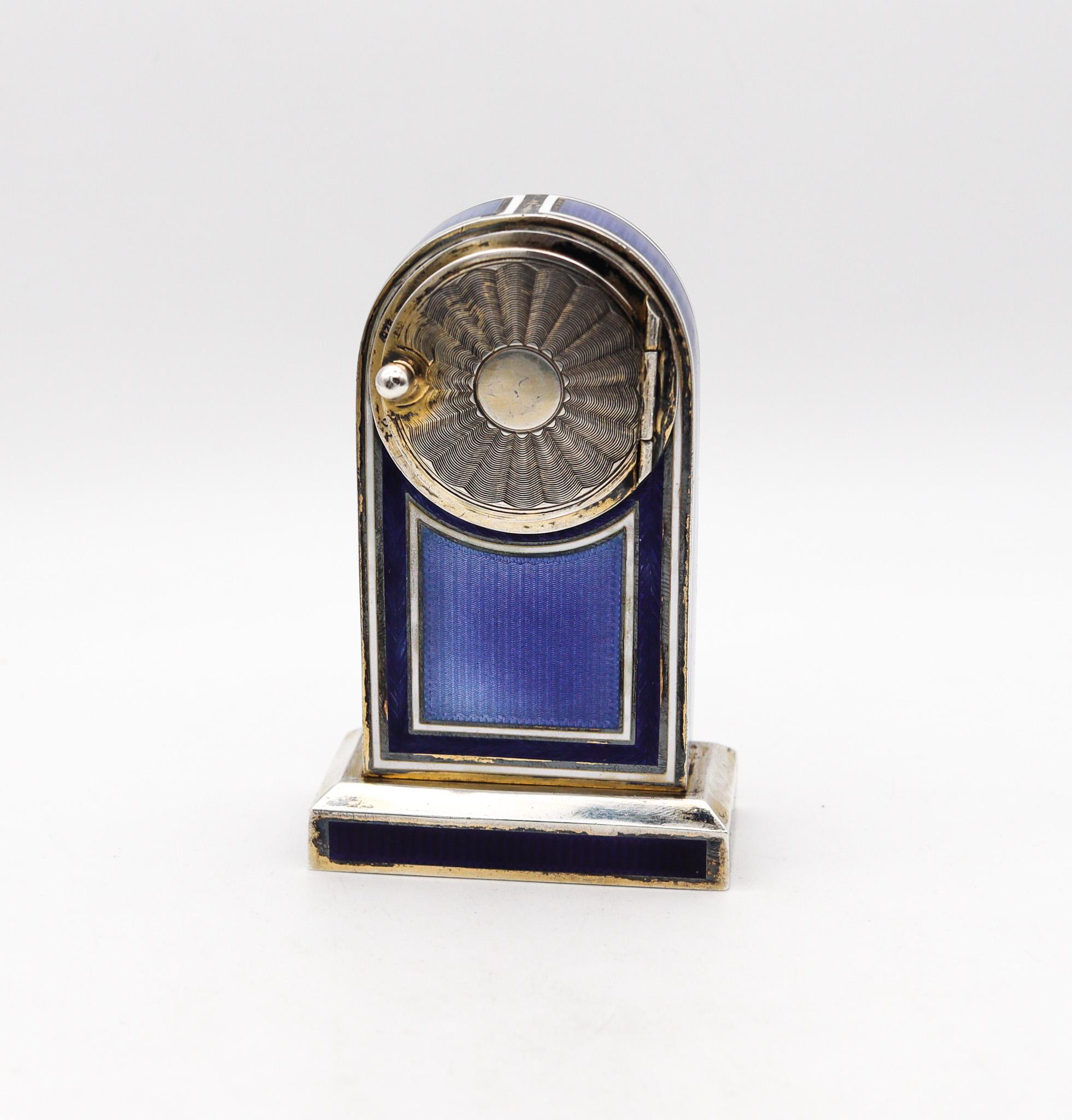 Émaillé Edwardian 1905 Neo Classic Guilloché Enamel Miniature Boudoir Clock 925 Sterling en vente