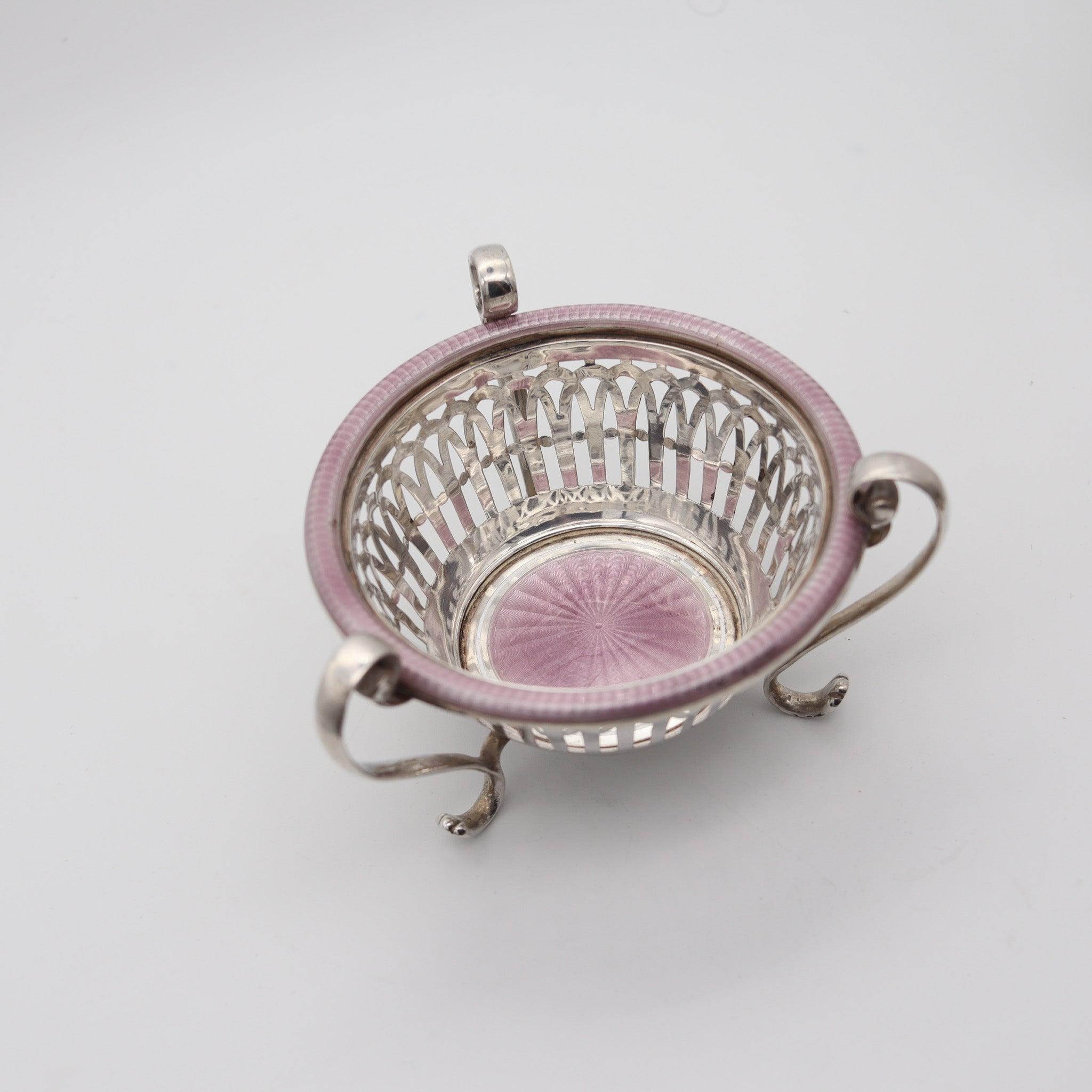 Edoardiano EDWARDIAN 1909 Vaso a cesto tripode smaltato Guilloche in argento 925 in vendita