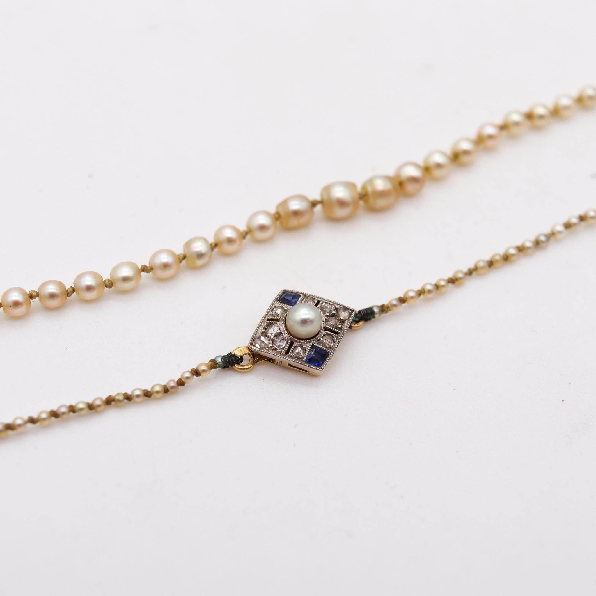 Women's Edwardian 1910 Natural Pearls Necklace In 18Kt Gold With Diamonds And Sapphires For Sale