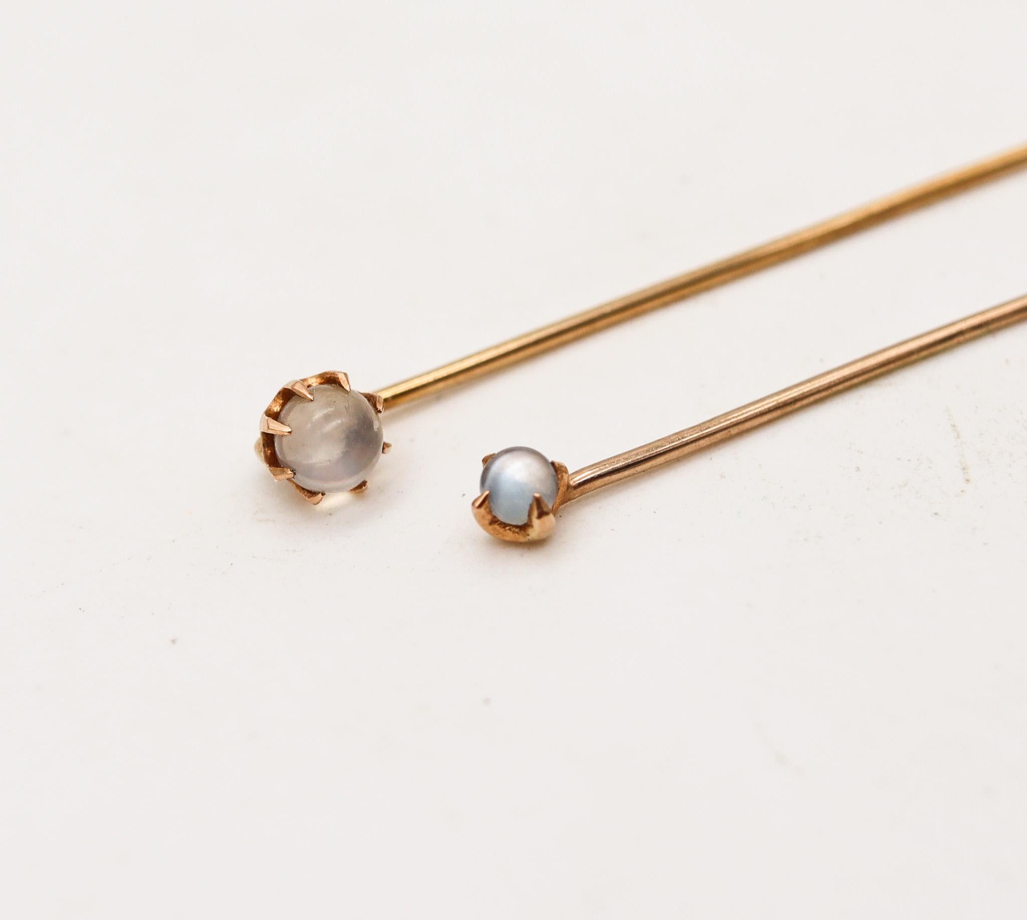 Edwardian 1910 Pair of Stick Pins In 14Kt Yellow Gold with Cat's Eye Moonstones In Excellent Condition For Sale In Miami, FL