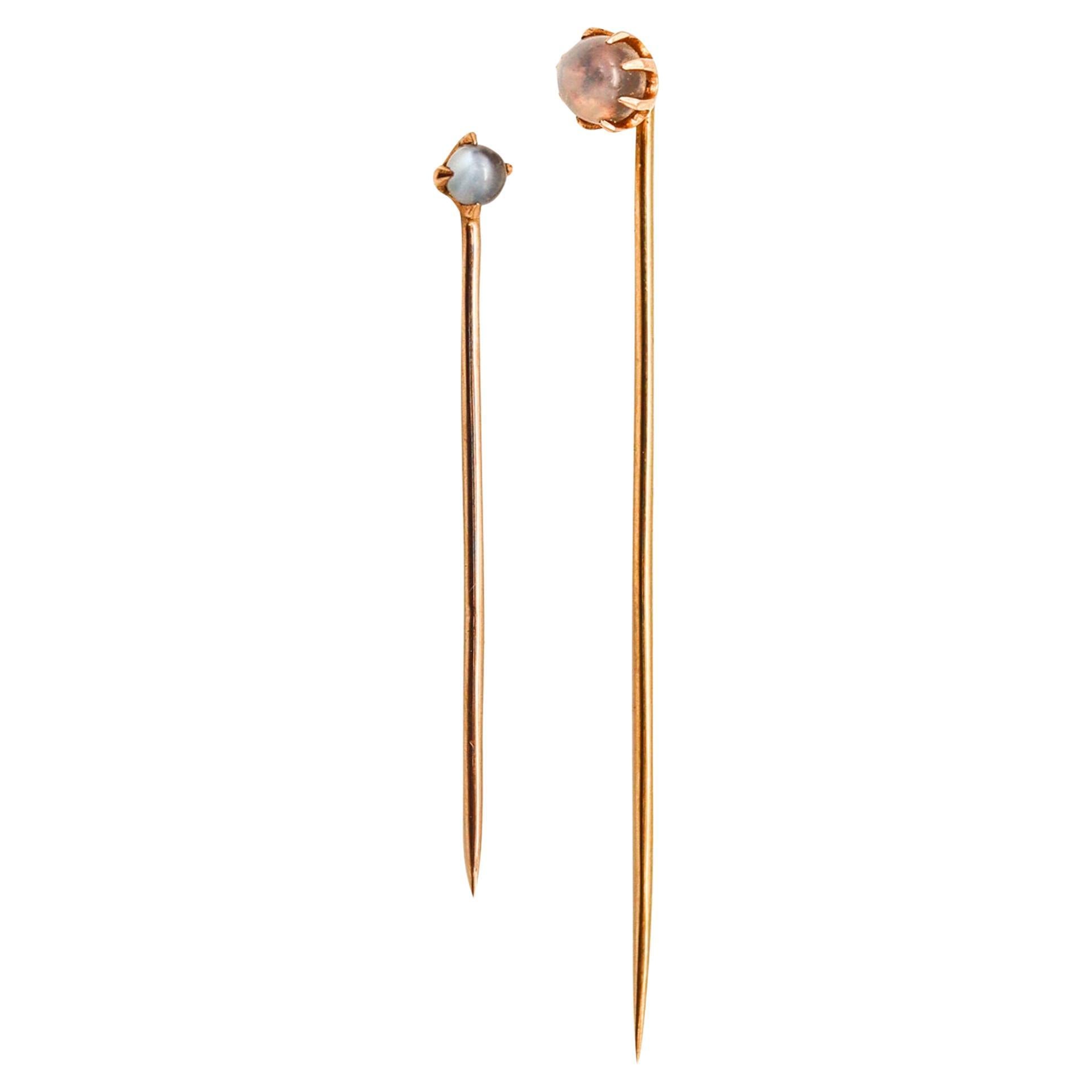 Edwardian 1910 Pair of Stick Pins In 14Kt Yellow Gold with Cat's Eye Moonstones For Sale