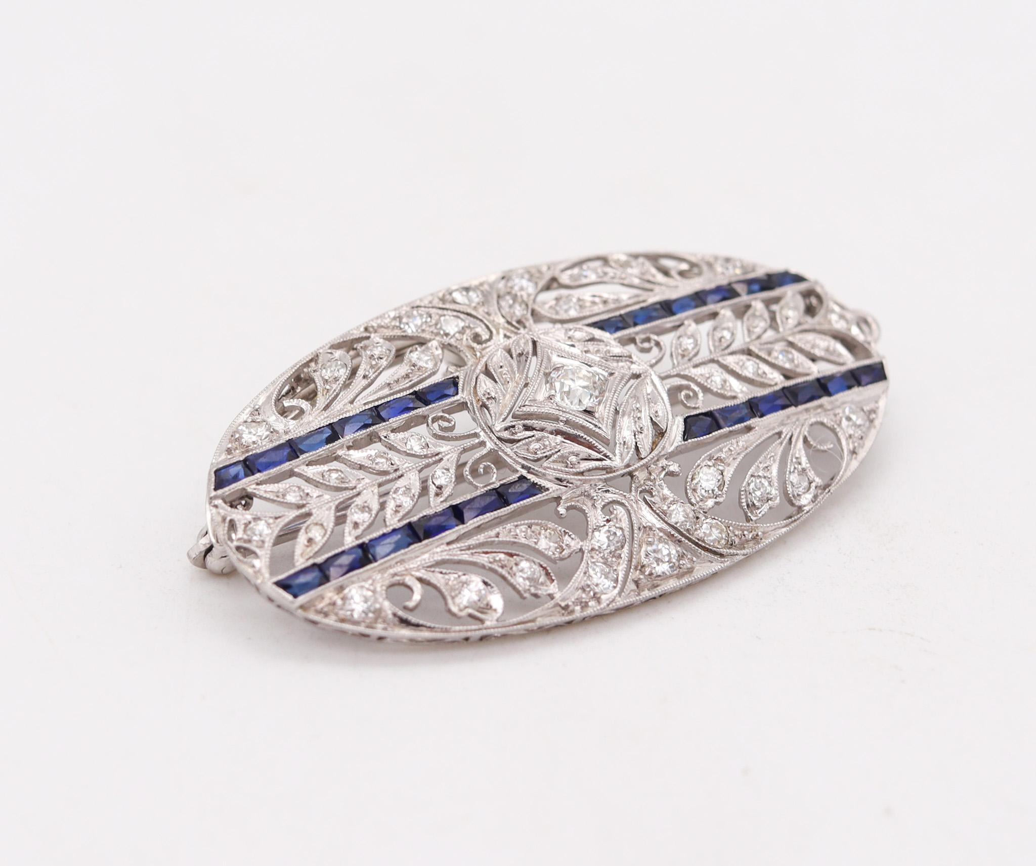 Belle Époque Edwardian 1910 Pendant Brooch in Platinum with 2.35 Ctw in Diamonds and Sapphire For Sale