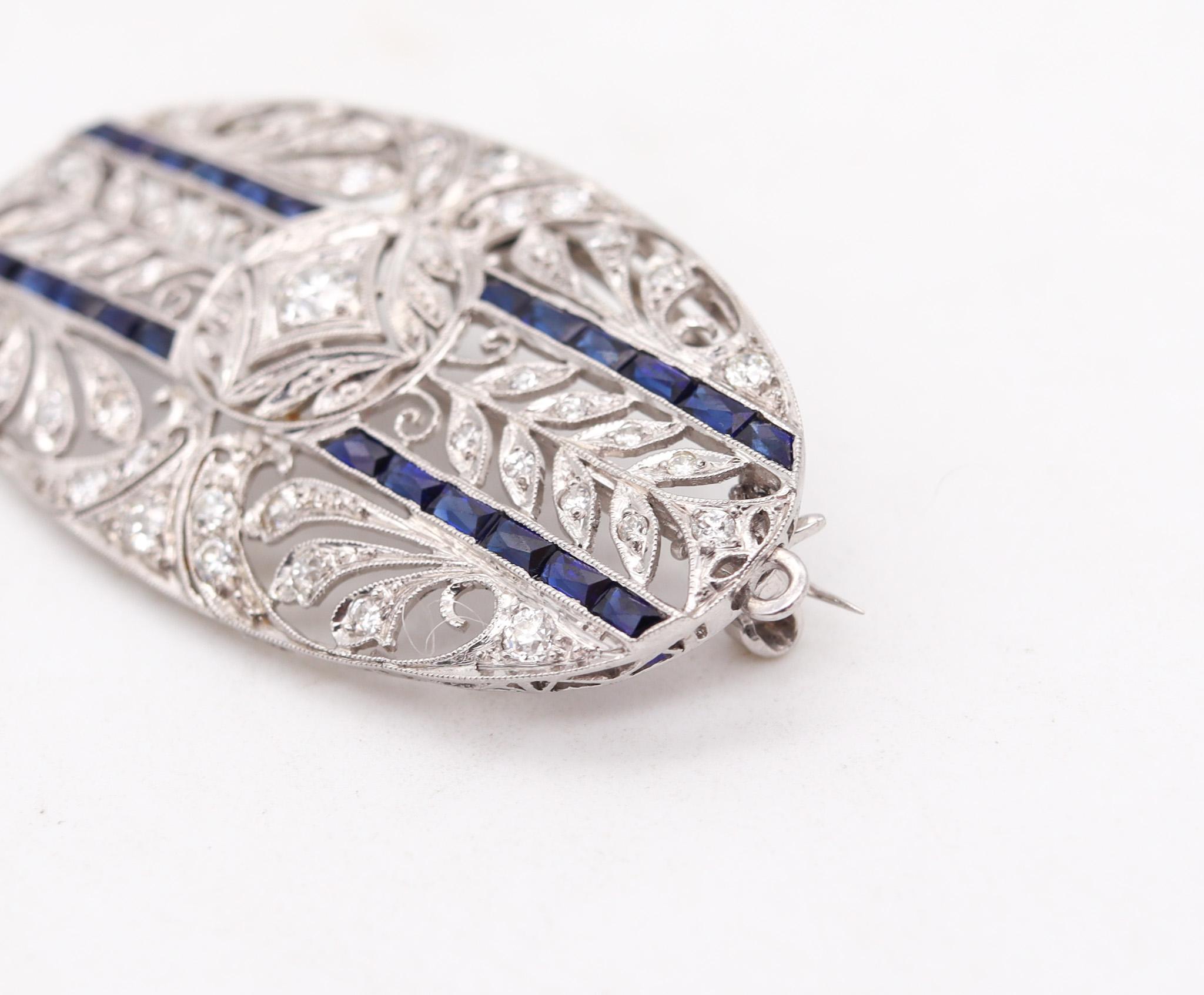 Round Cut Edwardian 1910 Pendant Brooch in Platinum with 2.35 Ctw in Diamonds and Sapphire For Sale