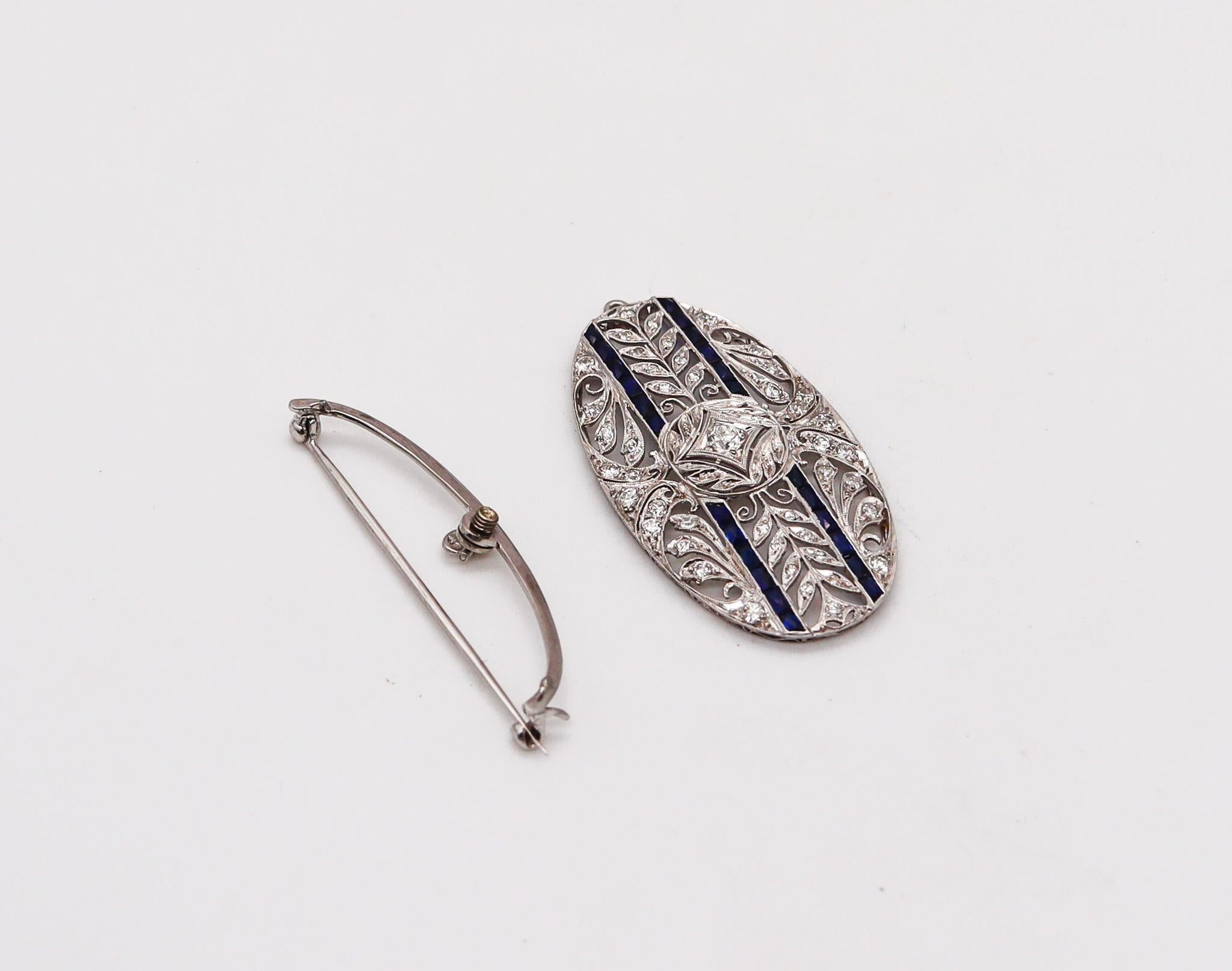 Edwardian 1910 Pendant Brooch in Platinum with 2.35 Ctw in Diamonds and Sapphire For Sale 2