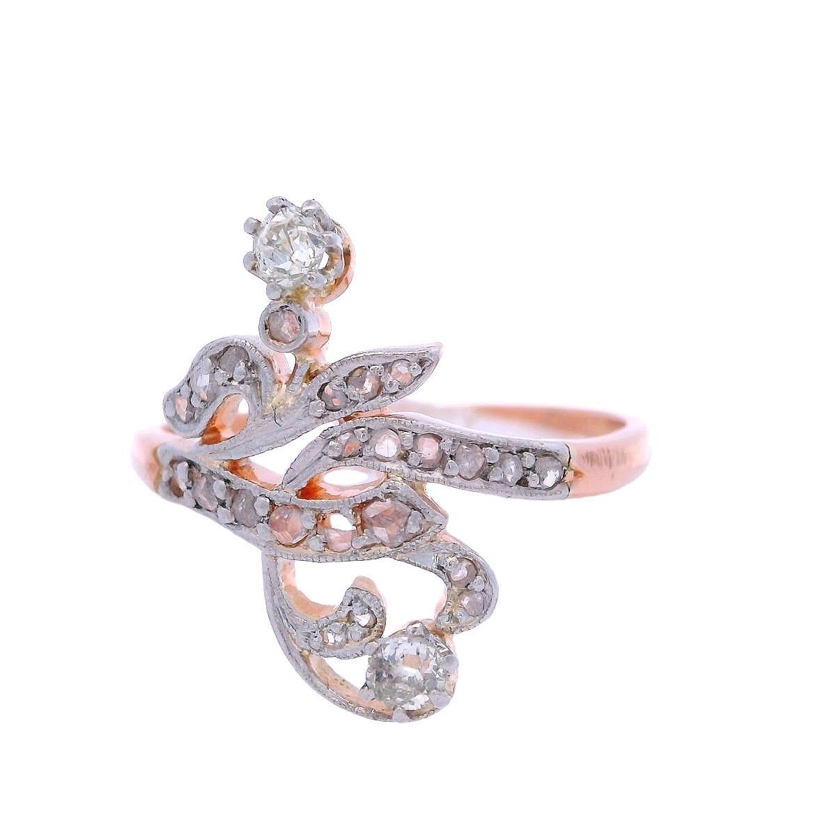 Edwardian 1910 Ring aus 18 Karat Roségold und Platin mit Diamanten im Zustand „Hervorragend“ im Angebot in Aventura, FL