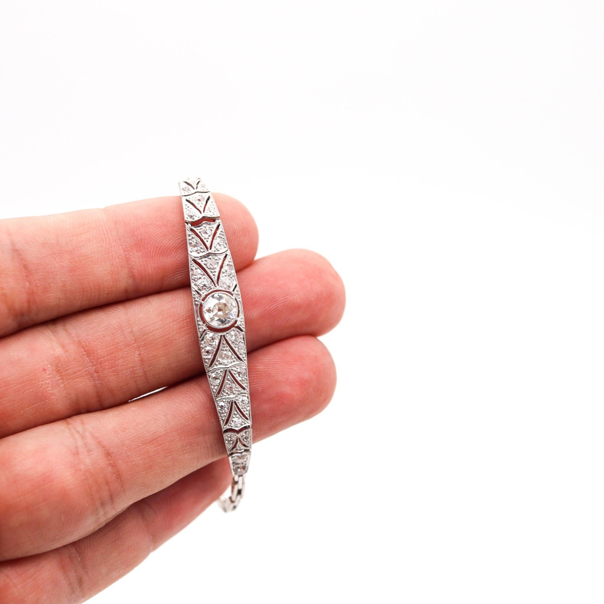 EDWARDIAN 1910 Pulsera Transicional de Platino con 2,39 qt de Eurodiamantes en venta 1