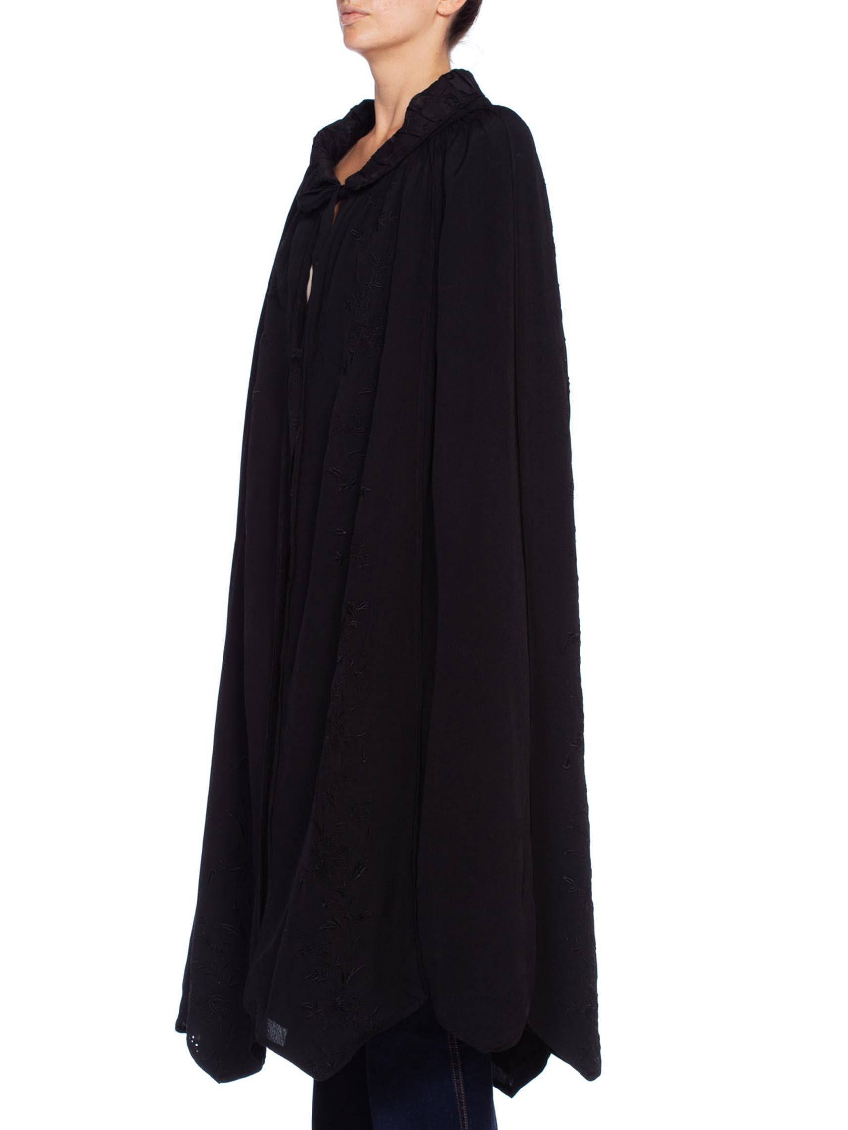 1920'S  Black Silk Crepe Edwardian Cape With Couture Hand-Embroidery For Sale 2