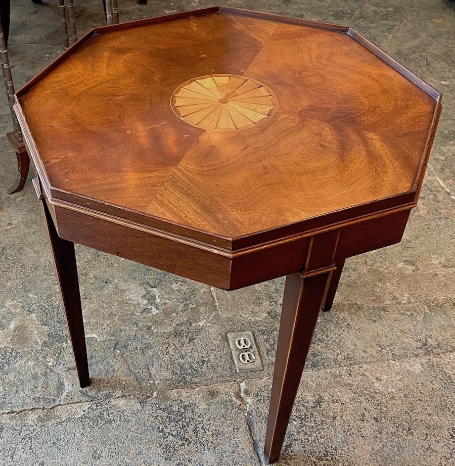 English Edwardian 19th Century Walnut Octagonal Side or End Table with Rosewood Inlay For Sale